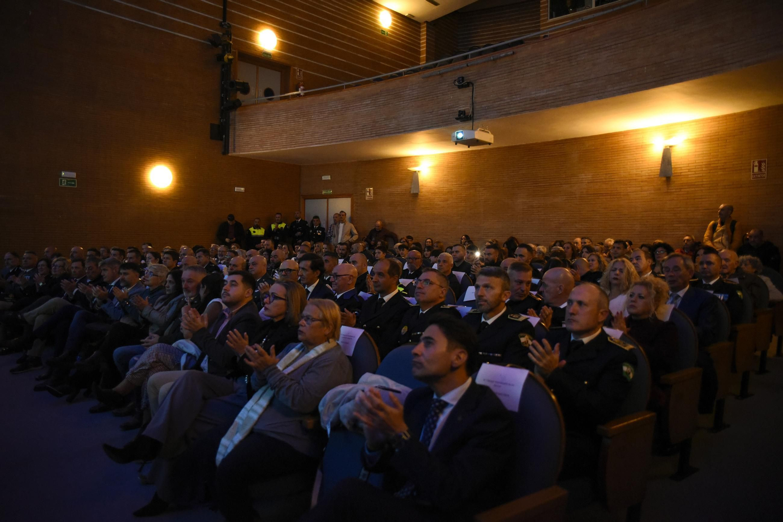 Fotos de la entrega de reconocimientos a la Policía Local de La Línea por el día de la Inmaculada