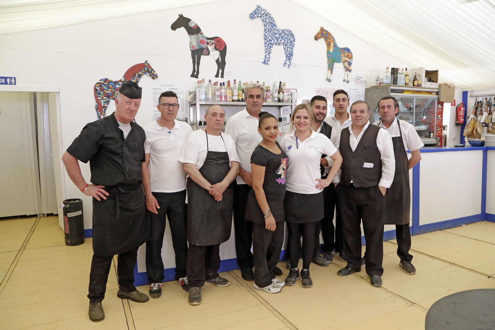 El equipo de Catering Pepe Otero que se encarga este año de la caseta del Diario.