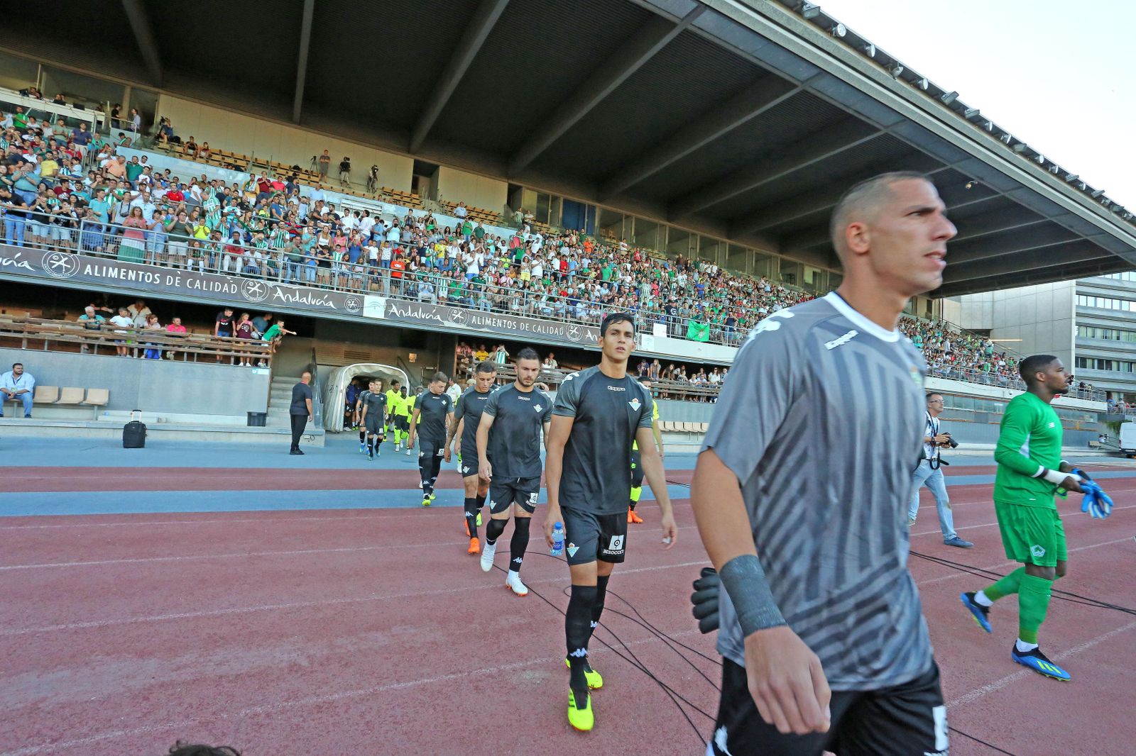 Las imágenes del Betis-Lille en Jerez