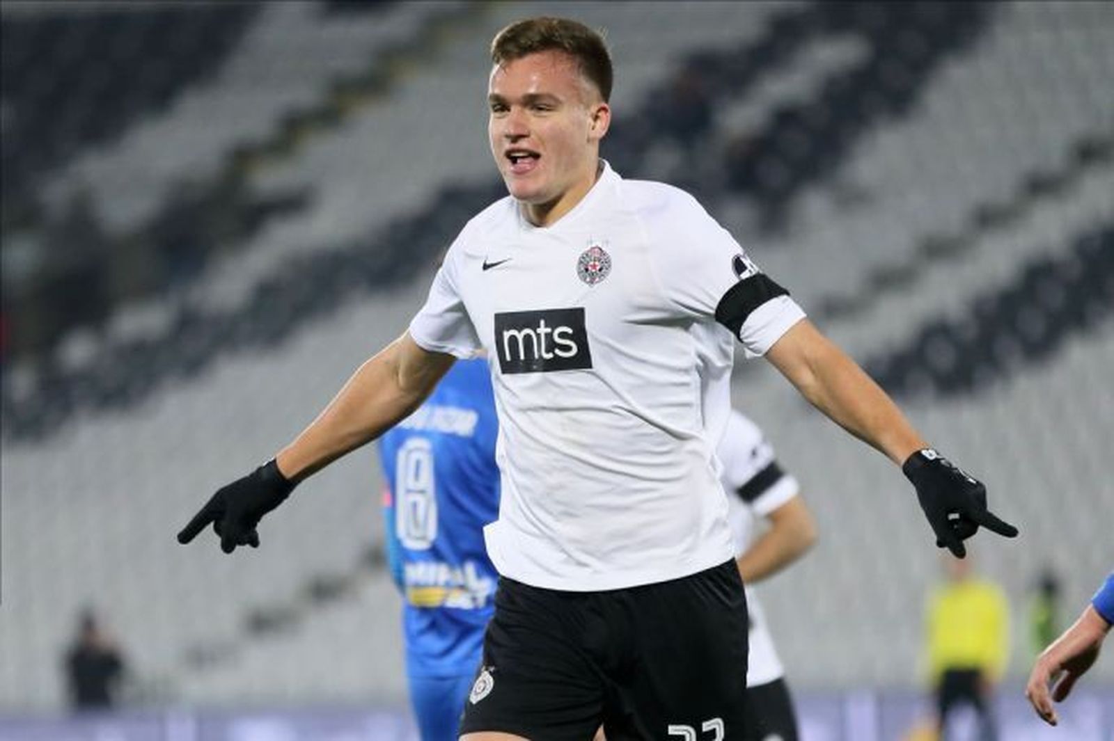 Marko Milovanovic tiene 18 años y mide 1'95