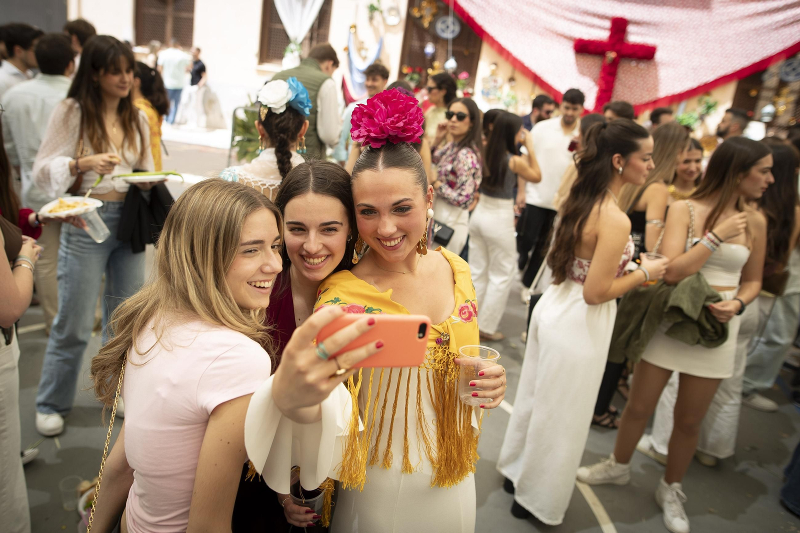 Las mejores imágenes del inicio de las Cruces en Granada