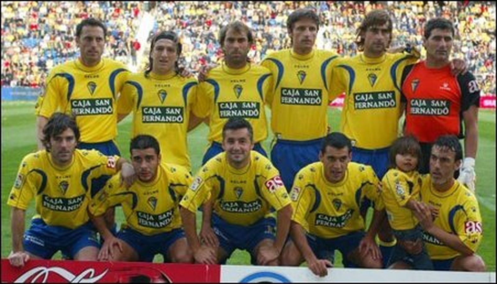 Formación inicial de los amarillos en el último Cádiz-Valencia (2005-06).