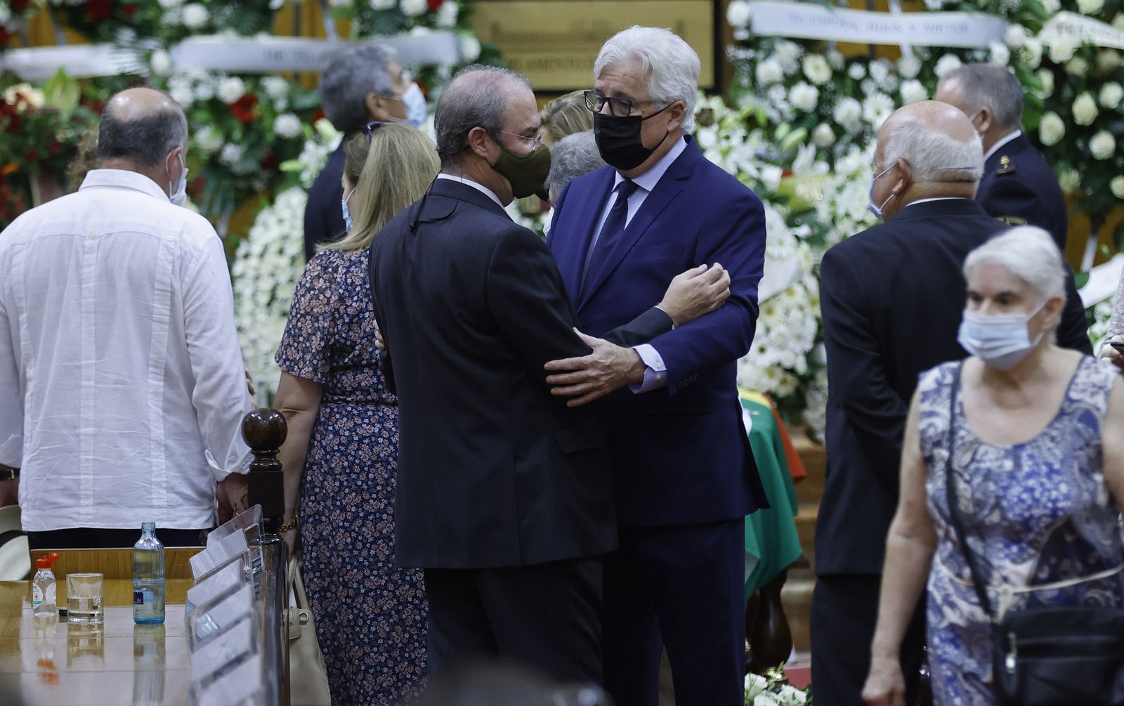 Las imágenes de la capilla ardiente de Manuel Clavero en el Parlamento de Andalucía