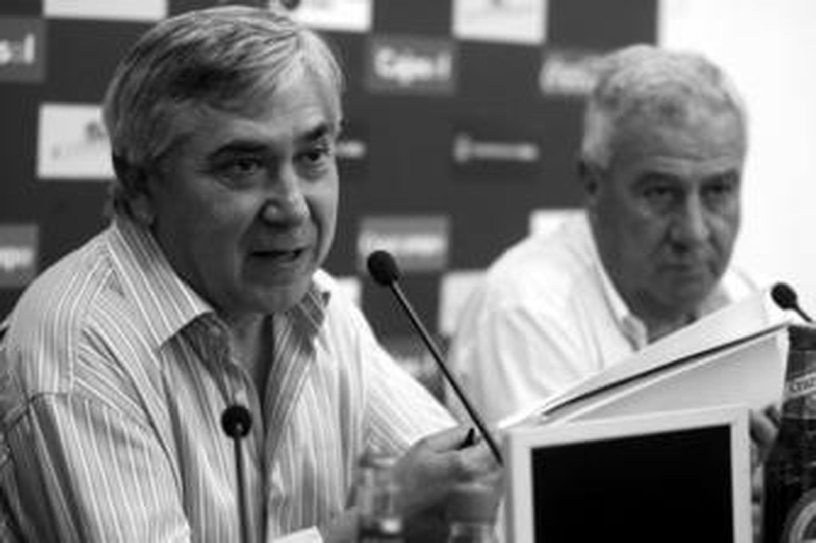 Antonio Muñoz, durante la comparecencia de prensa de ayer.