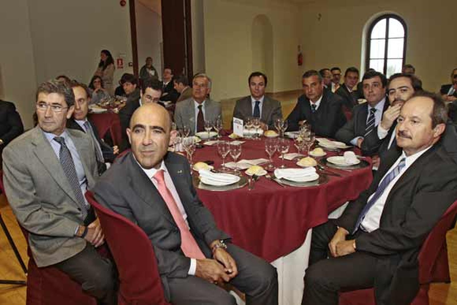Manuel María de Bernardo, Tomás Herrera, Jaime Tovar, Francisco Perujo, Juan José López, Rufino Romero, Juan Fernández de Mesa, Ignacio García, Alberto Grimaldi y Pedro de Frutos.

Foto: Julio Gonzalez/Joaquin Pino/Lourdes de Vicente