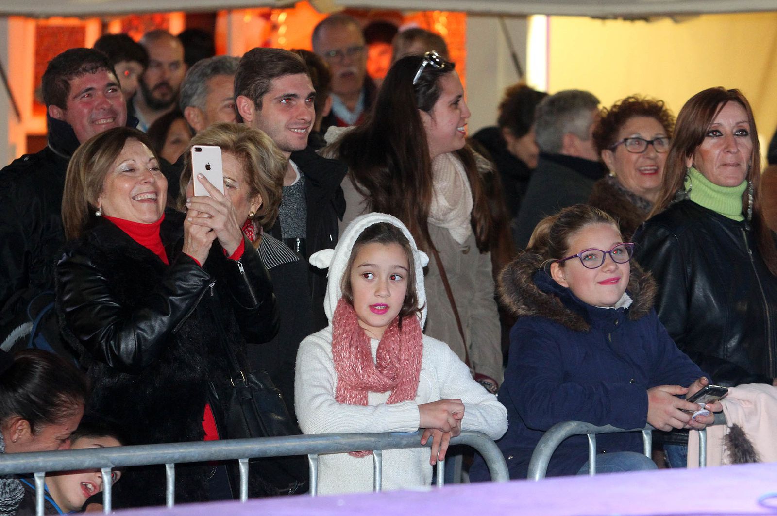 Imágenes del cuentacuento de la Navidad de Huelva Información.
