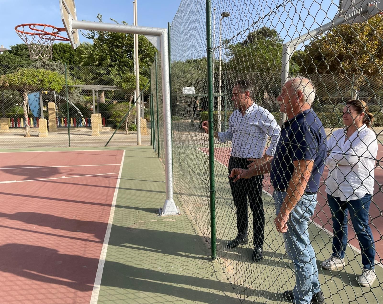 El concejal Juanjo Segura inspecciona las instalaciones municipales