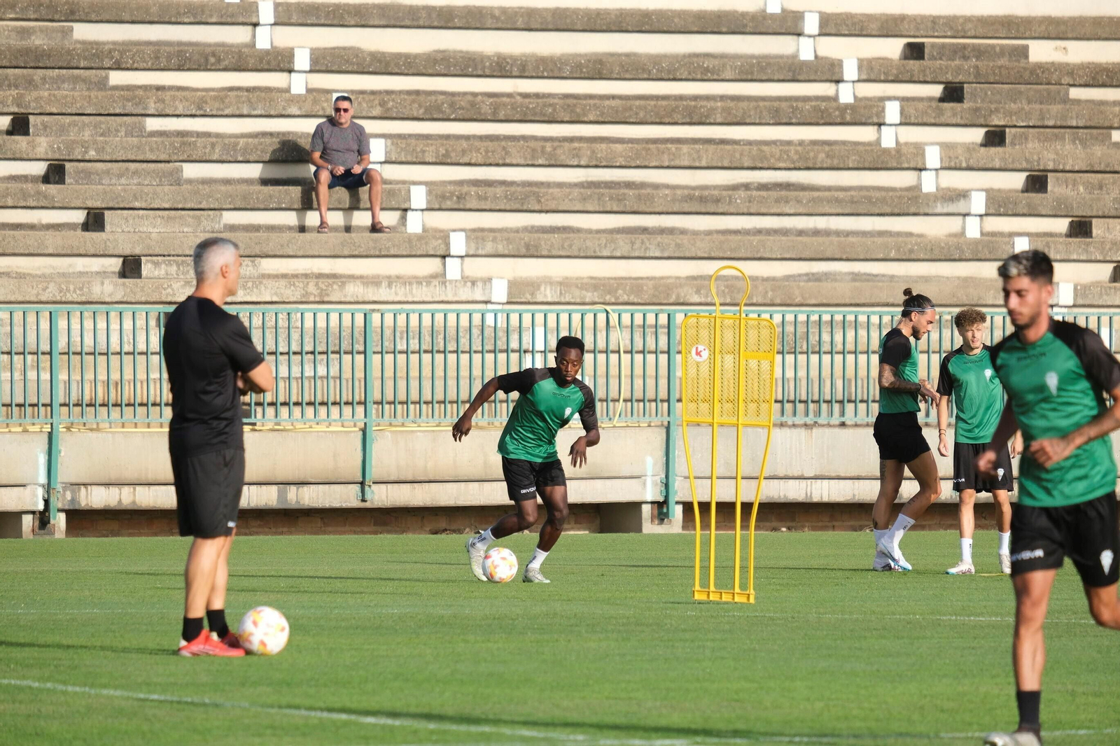 El primer entrenamiento del Córdoba CF, en imágenes
