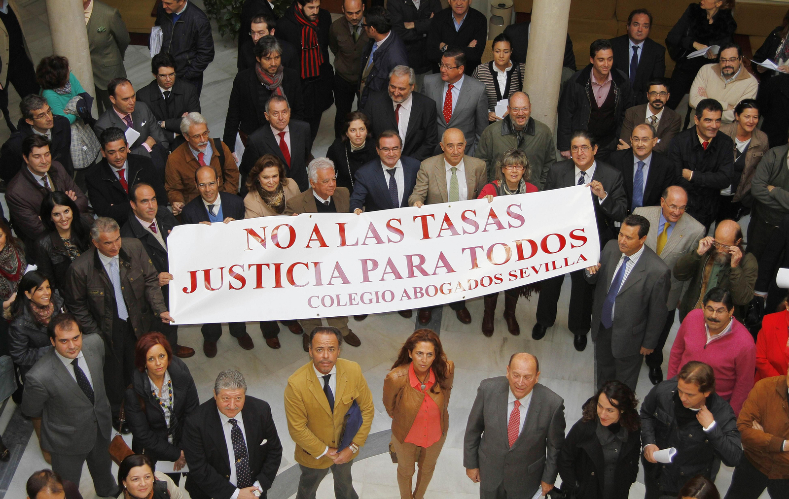 Protesta contra  las tasas  en 2012 en el Colegio de Abogados de Sevilla