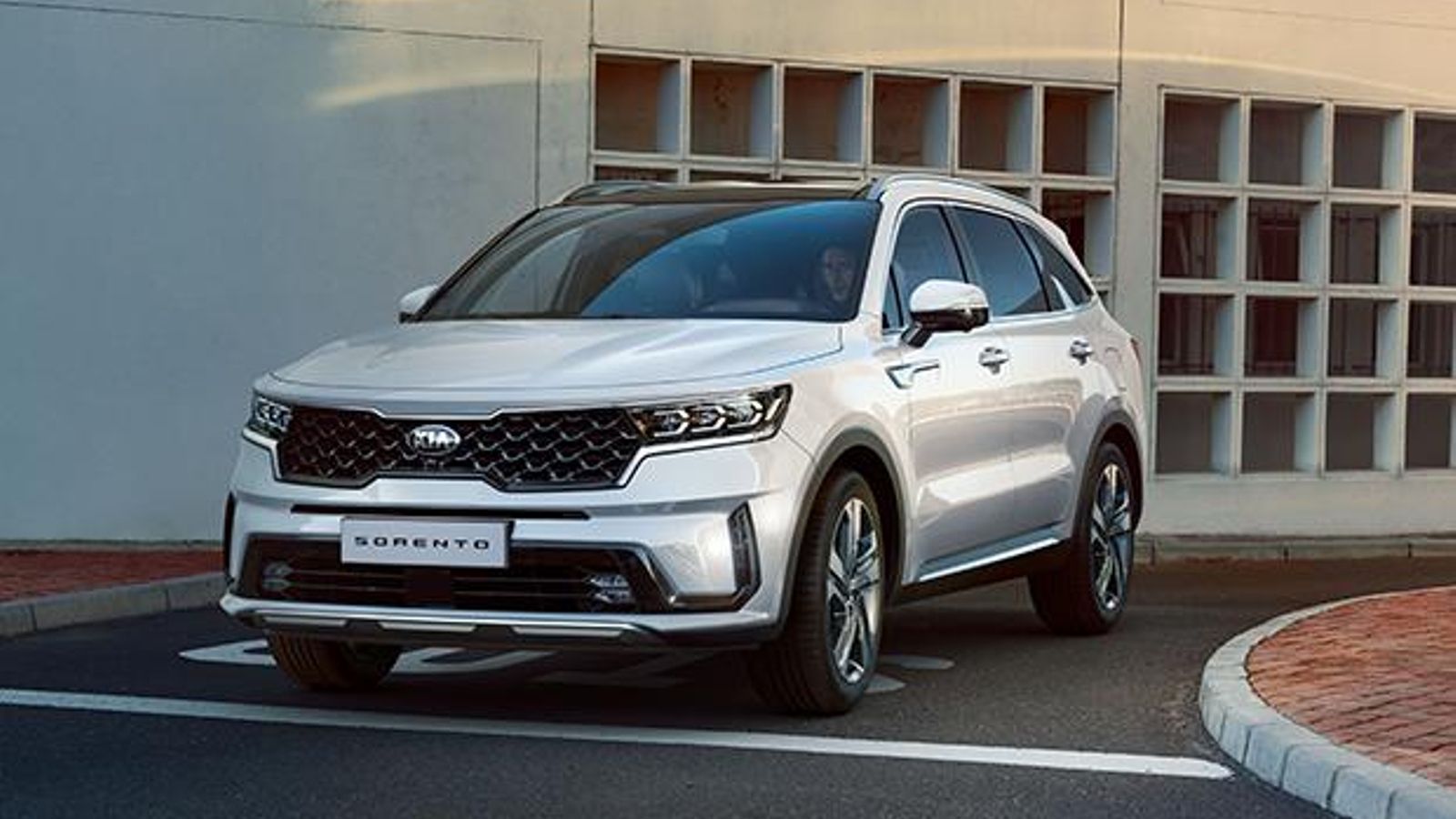 A finales de año, el nuevo Kia Sorento también estará disponible con una versión híbrida enchufable.