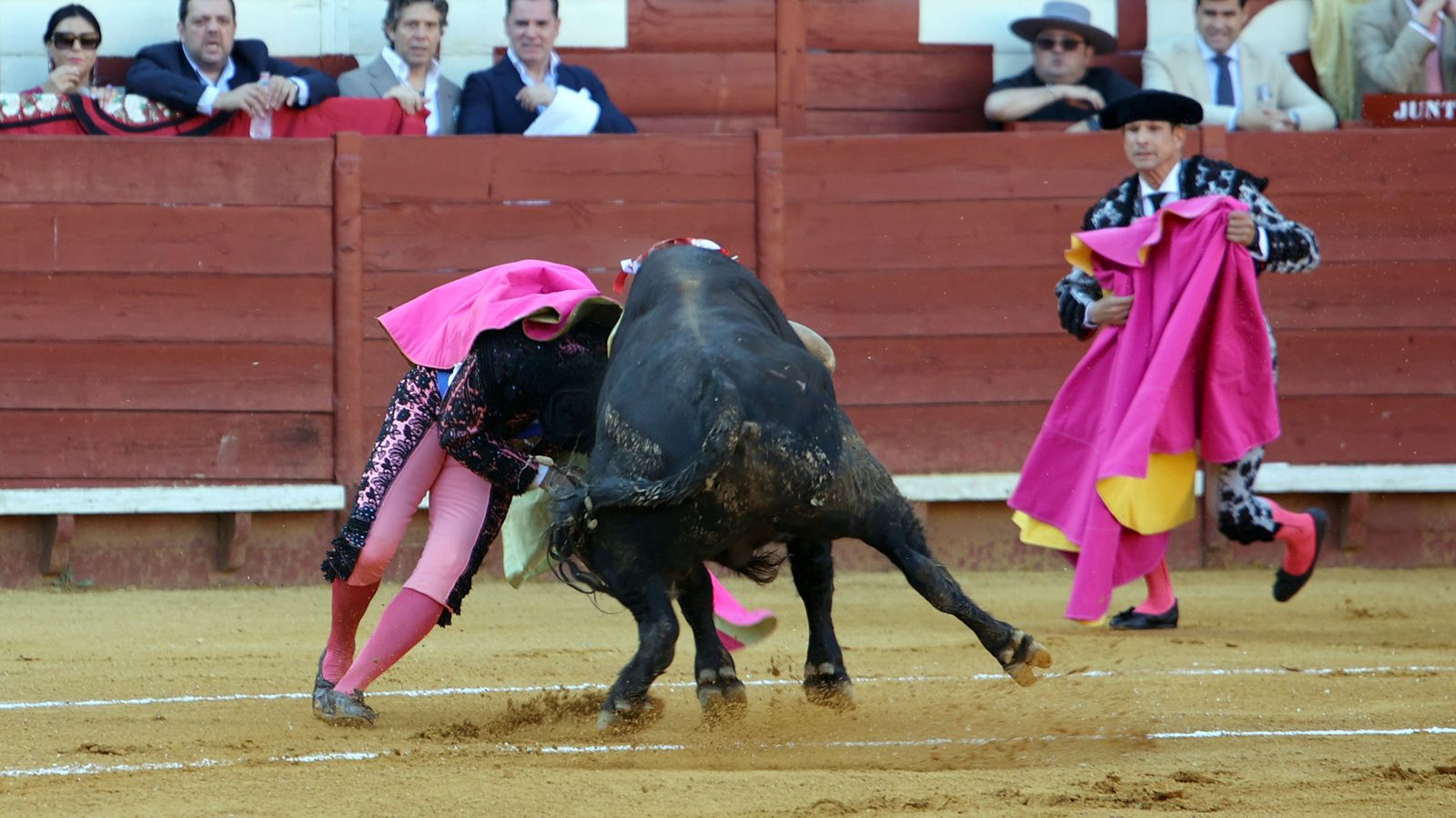 Última tarde de toros de la Feria de Jerez 2024 con Morante, Manzanares y Castella