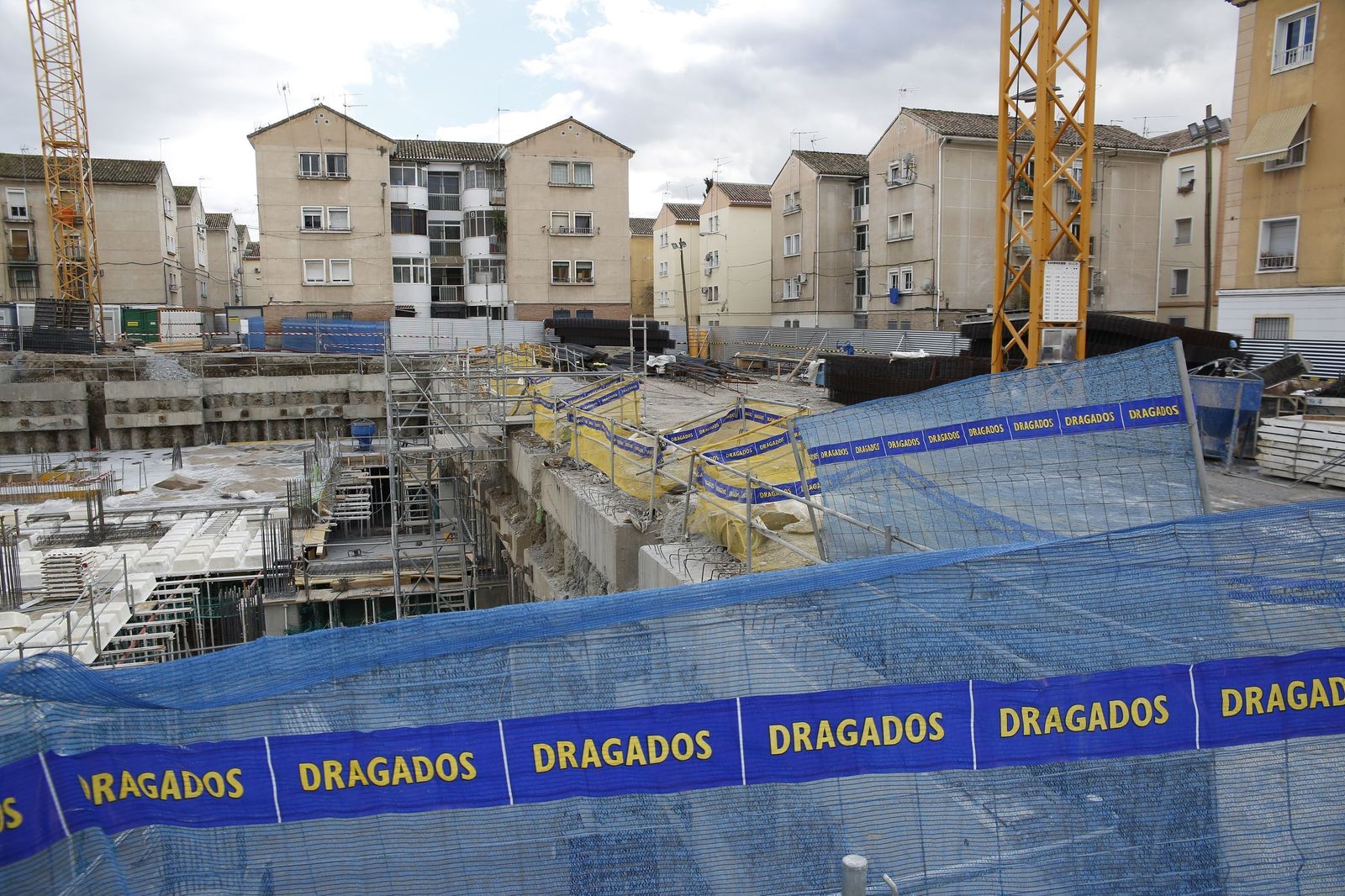 Obras que se realizan en el barrio de Santa Adela.