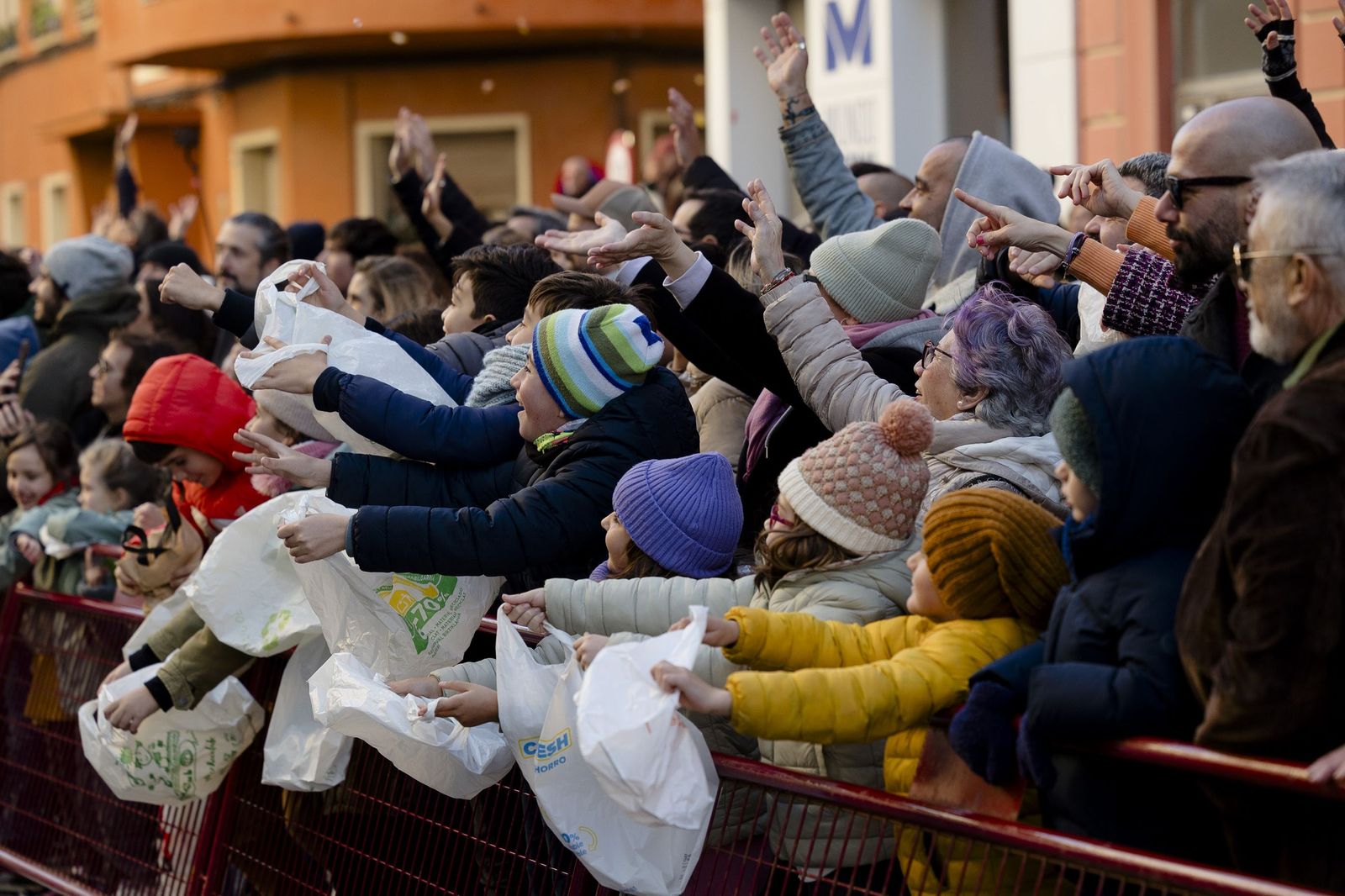 Las imágenes de la cabalgata de SS.MM. los Reyes Magos en Cádiz
