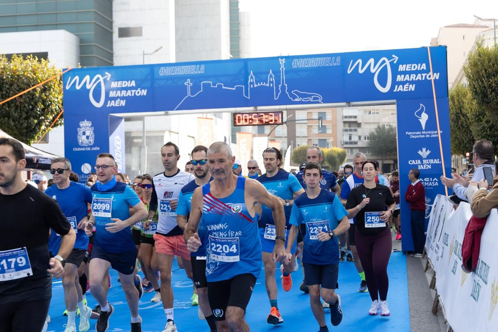 En imágenes: multitudinaria e histórica XXIX Media Maratón 'Ciudad de Jaén' y 10k en memoria de Paco Manzaneda