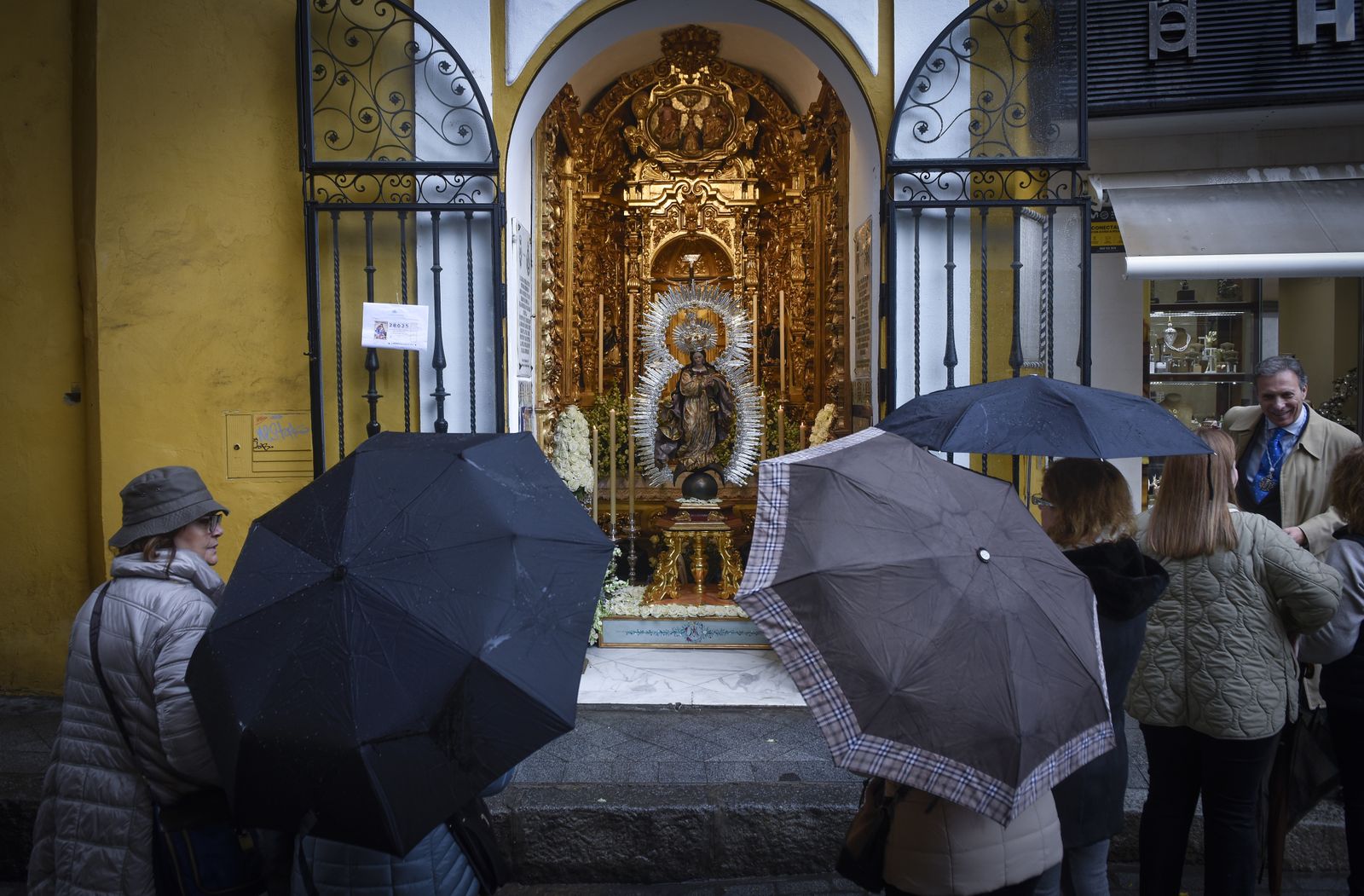 Imágenes del besamanos a la Virgen Inmaculada, Pura y Limpia