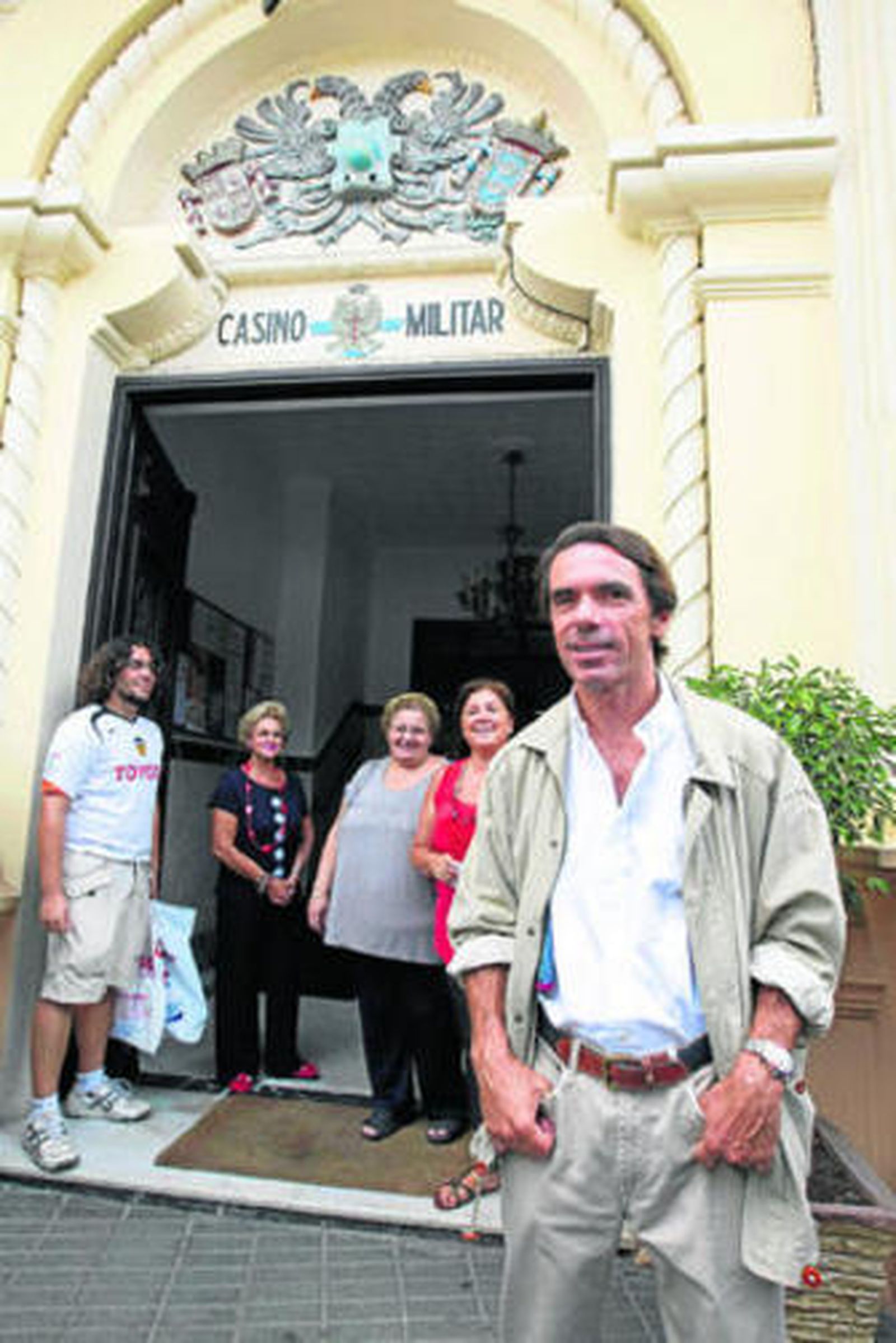 Aznar irrumpe en Melilla