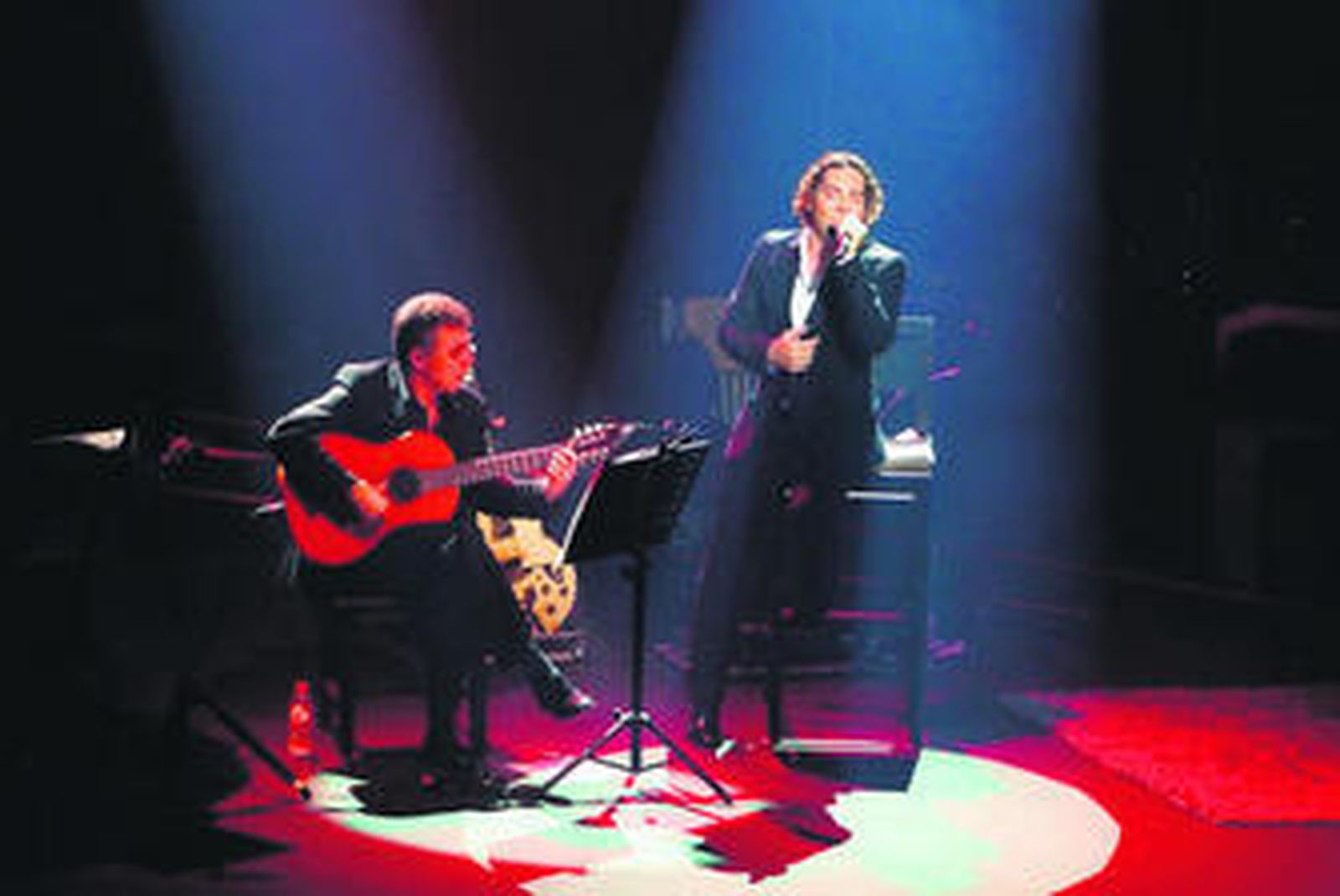 El cantante estará acompañado de su habituales músicos durante el desarrollo del espectáculo.