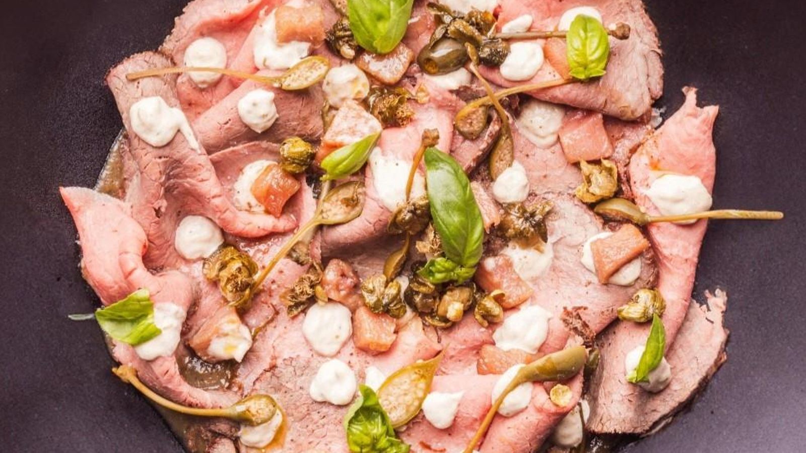 Un plato de Casa Candela, en Zahara de los Atunes Un plato de Casa Candela, en Zahara de los Atunes