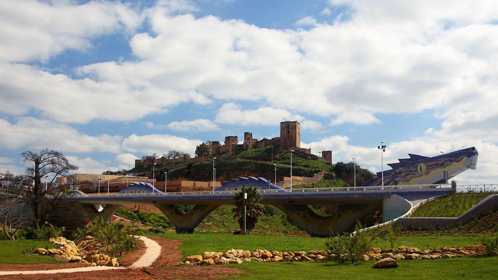 El disparo se produjo cuando el marido regresaba de trabajar cerca del puente del dragón.