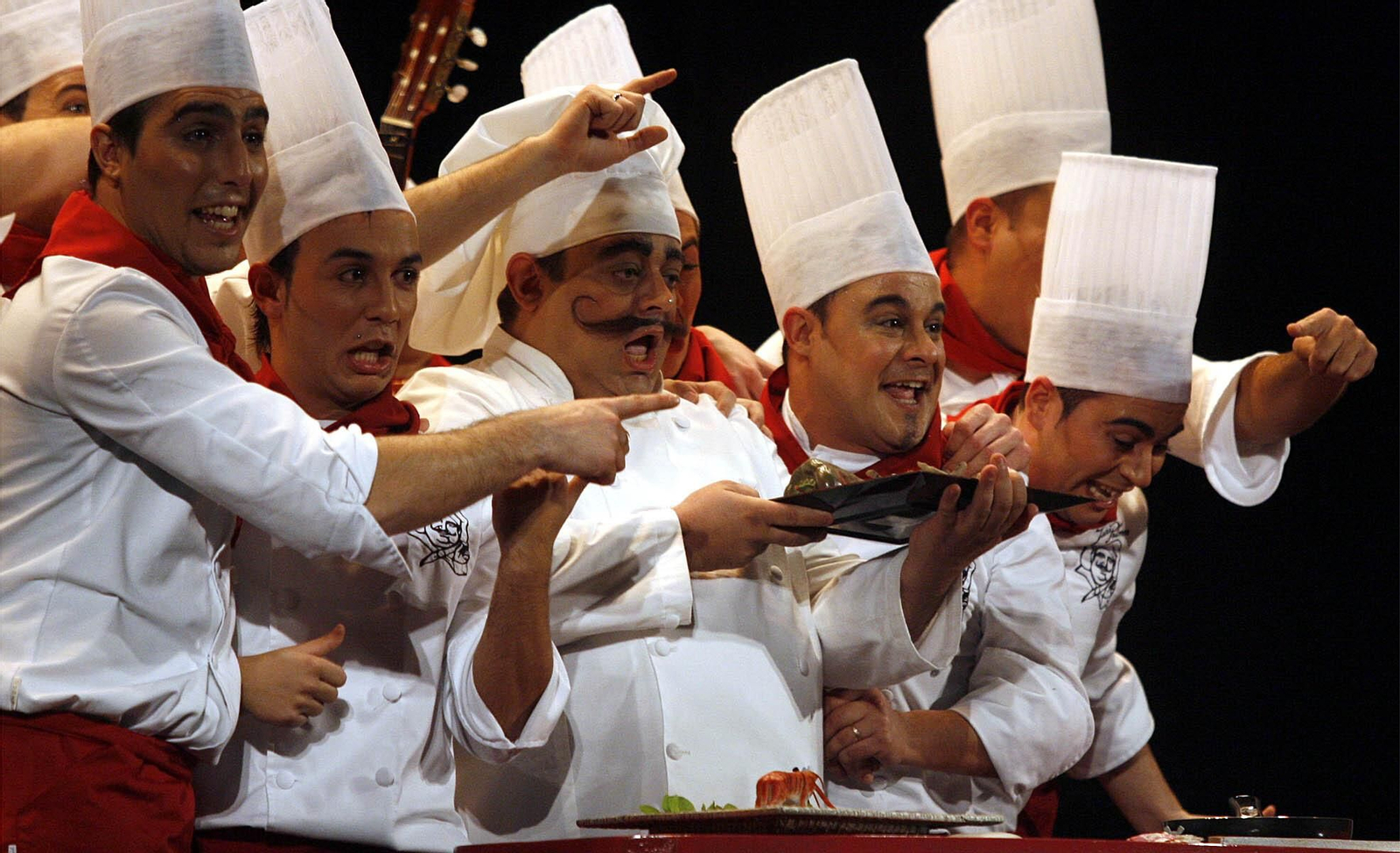 La chirigota de El Canijo, 'Juan Palomez, yo te lo guiso y tu me lo comes, primer premio de la modalidad ese año.