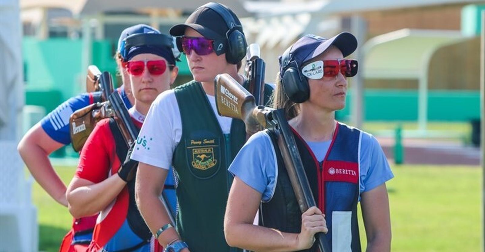 Fátima Gálvez, en primer plano, con gesto de concentración antes del arranque de una competición.