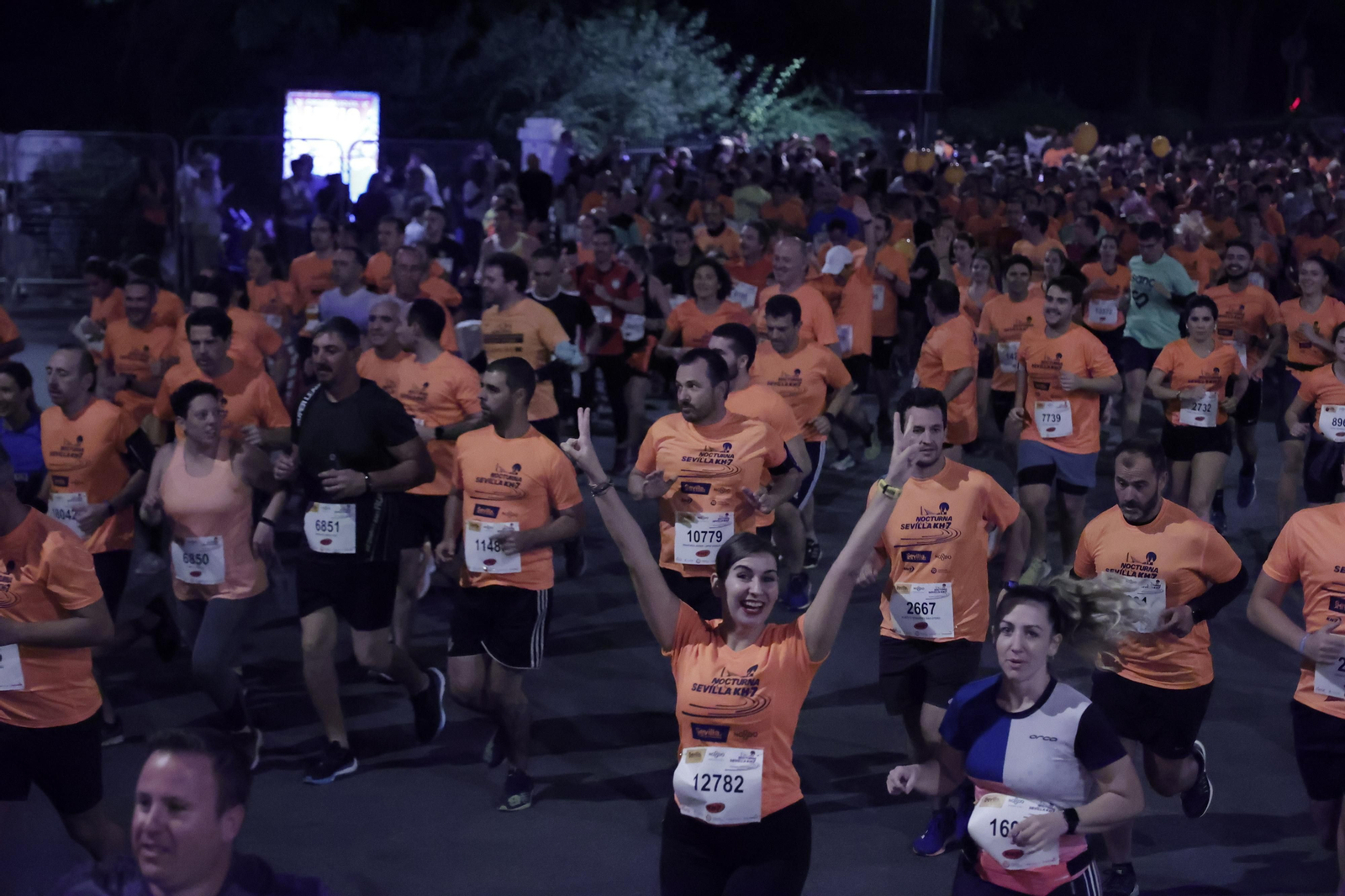 Búscate en la Carrera Nocturna de Sevilla (1)