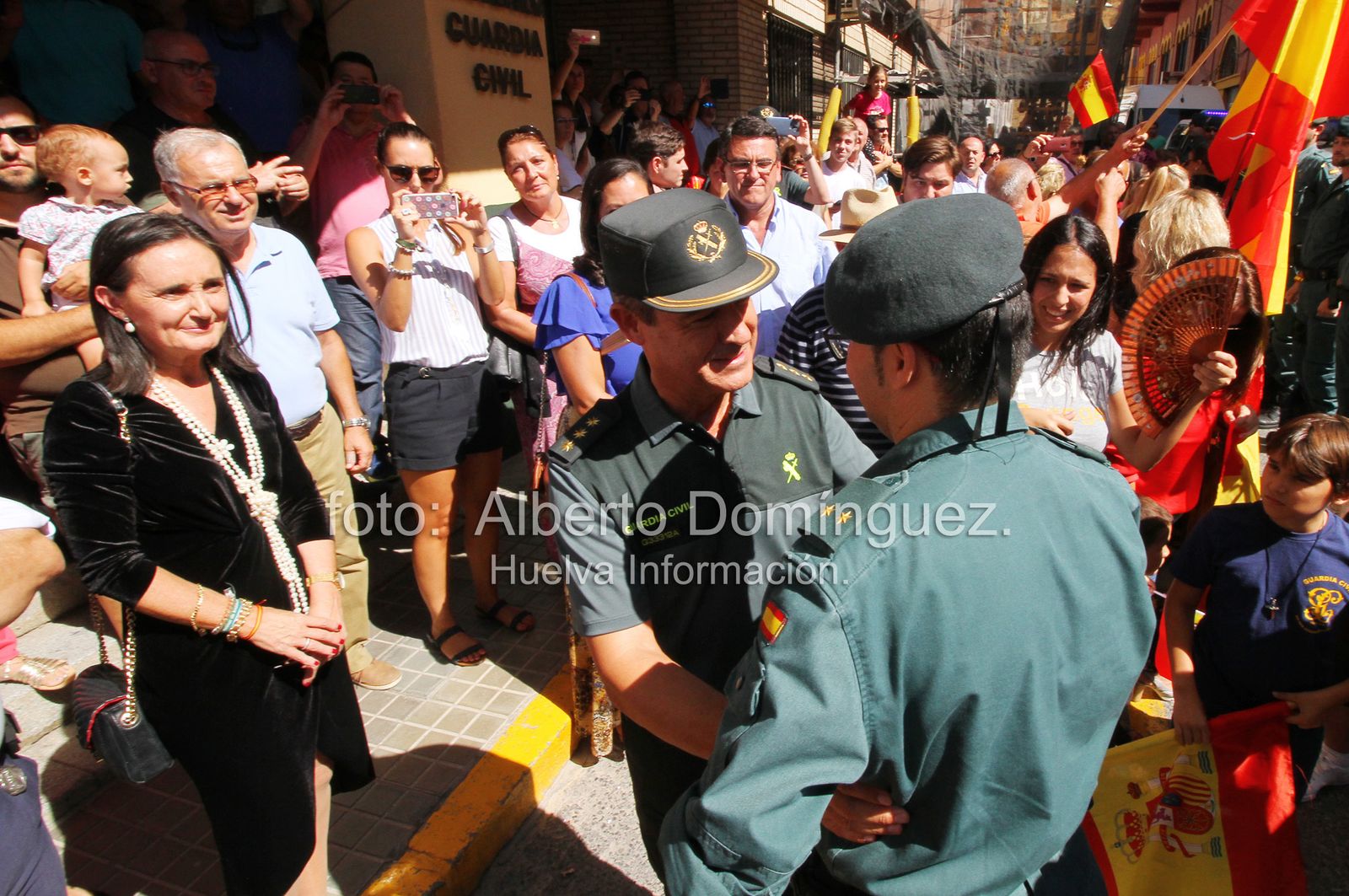 Imágenes de la expedición de Guardias Civiles de Huelva rumbo a Cataluña.