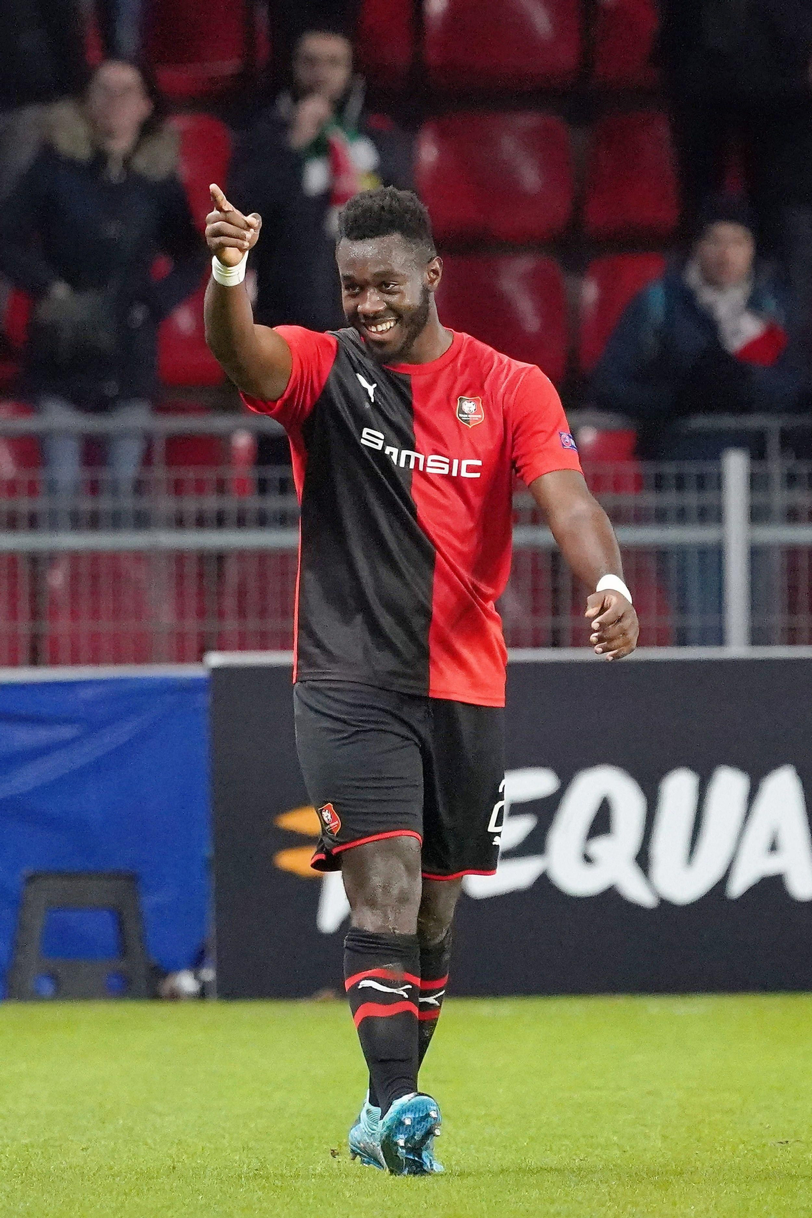 Joris Gnagnon celebra un gol con el Stade Rennais la pasada temporada.