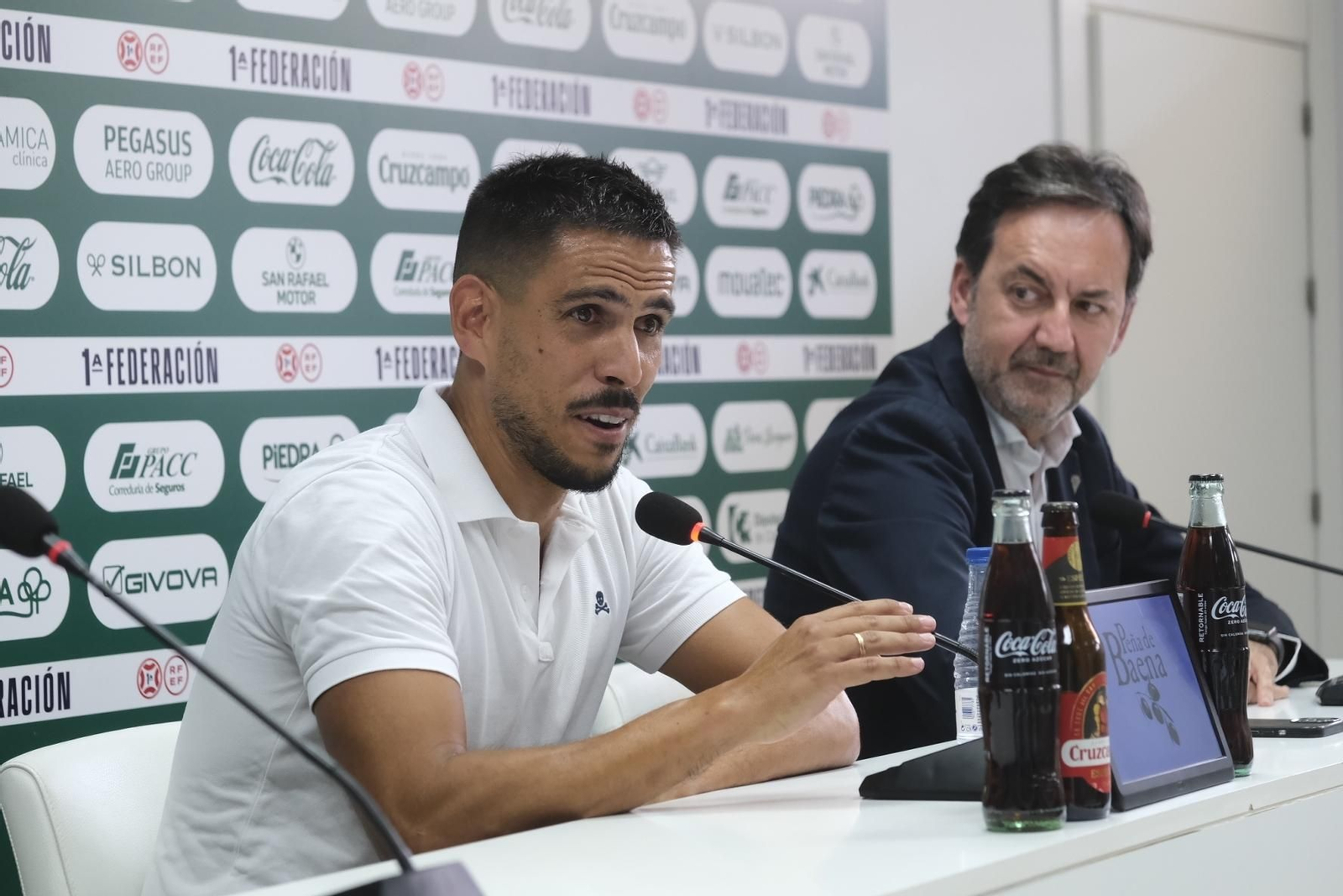 La presentación de Recio con el Córdoba CF, en imágenes