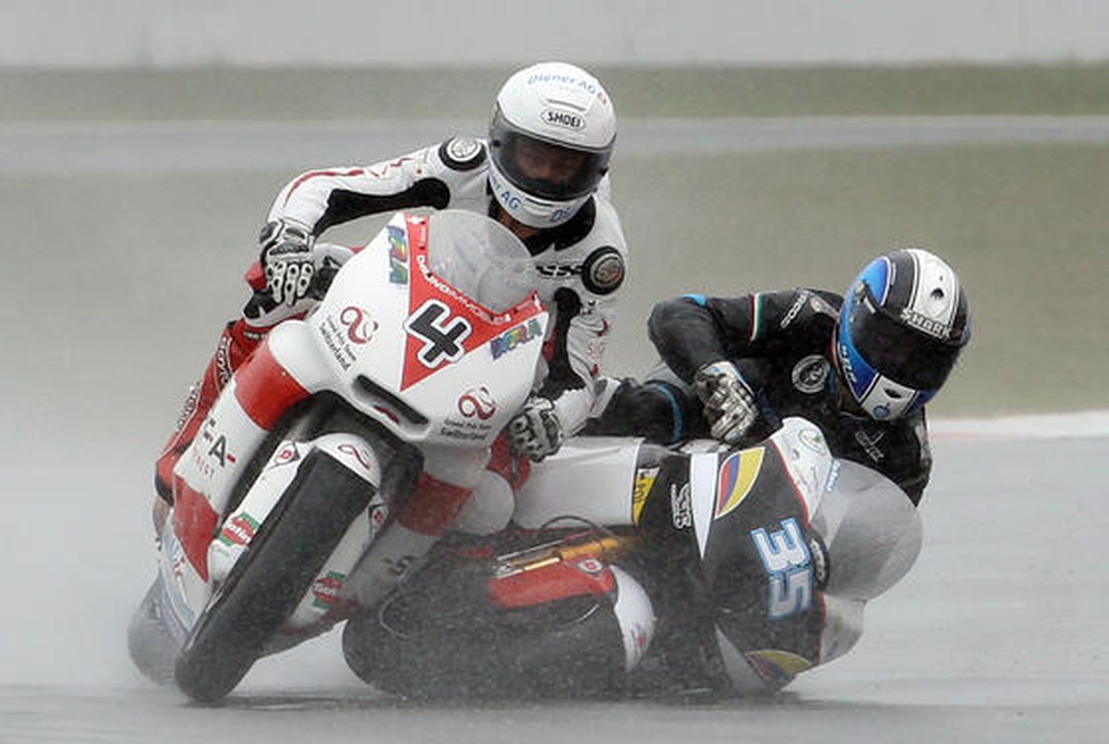 La carrera de Moto2 del Gran Premio de Gran Bretaña.

Foto: AFP Photo