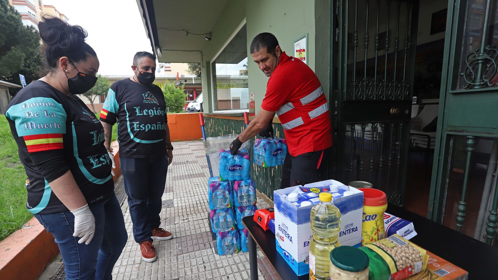 Recogida de alimentos de la Hermandad de Antiguos Caballeros Legionarios del Campo de Gibraltar