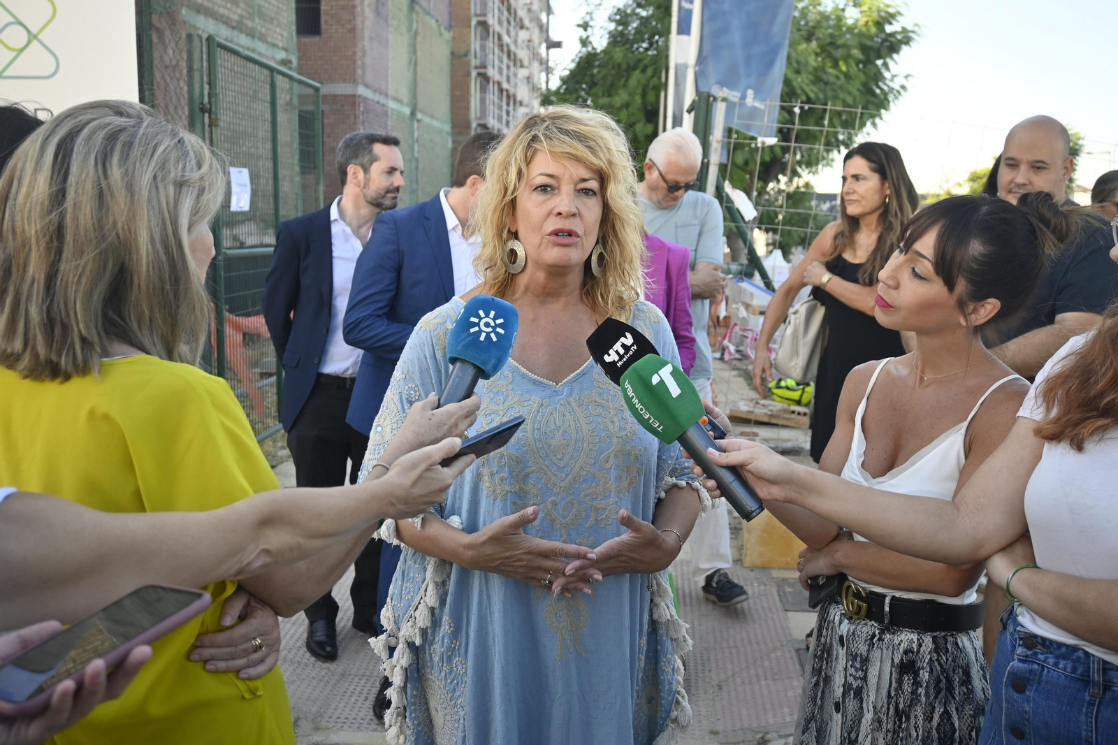 Amelia Martinez y Pilar Miranda visitan las obras de proyecto de residencia en el Campus del Carmen, en imágenes