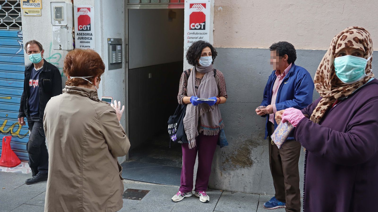 Reparto de alimentos del colectivo 'Solidarios frente al COVID-19'