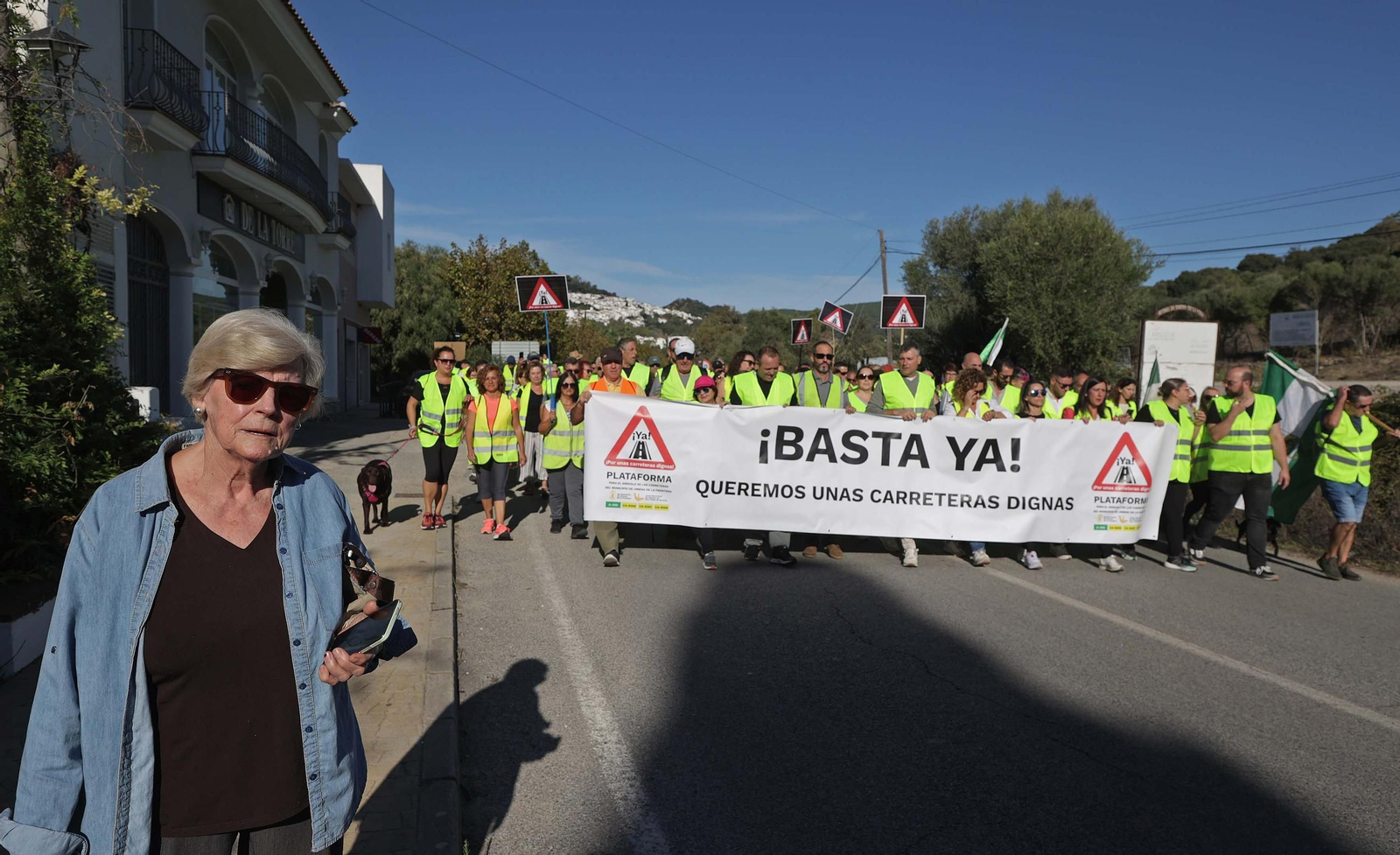 Fotos de la manifestación por el arreglo integral de la carretera A-405 de Jimena