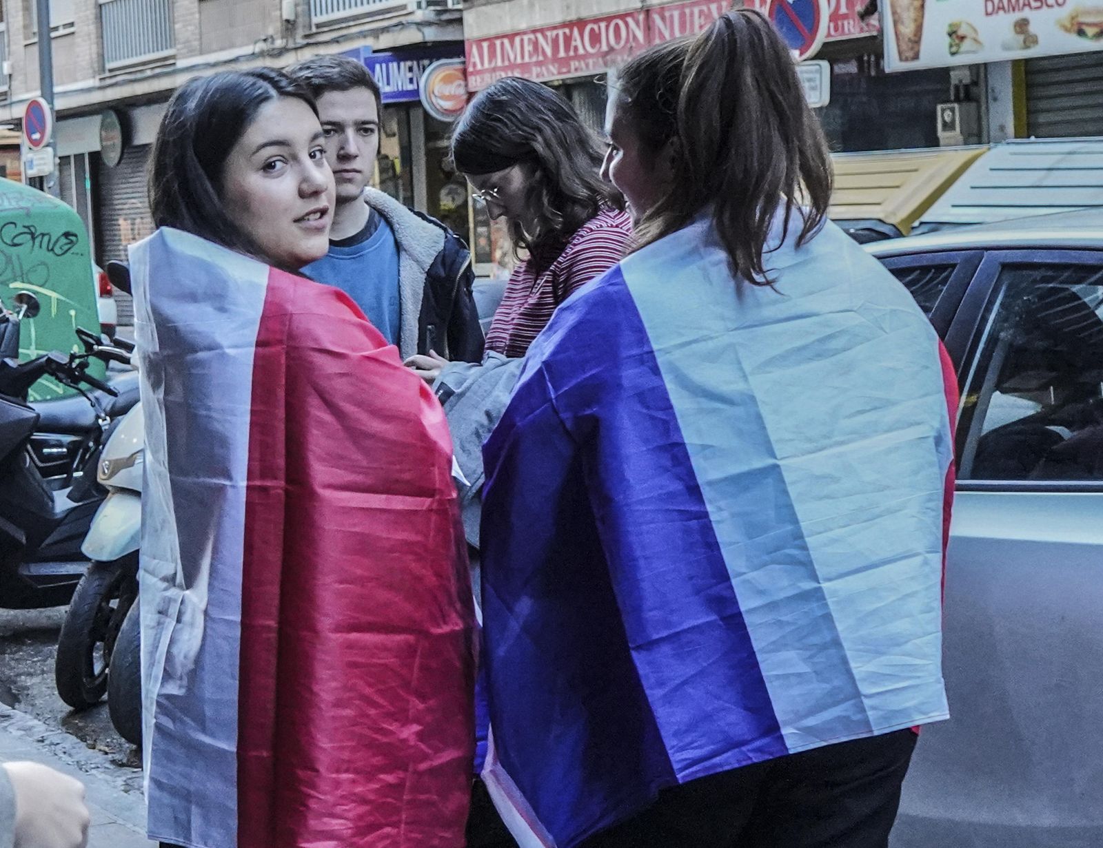 Así celebra Granada que la Argentina de Messi es campeón del mundo de fútbol