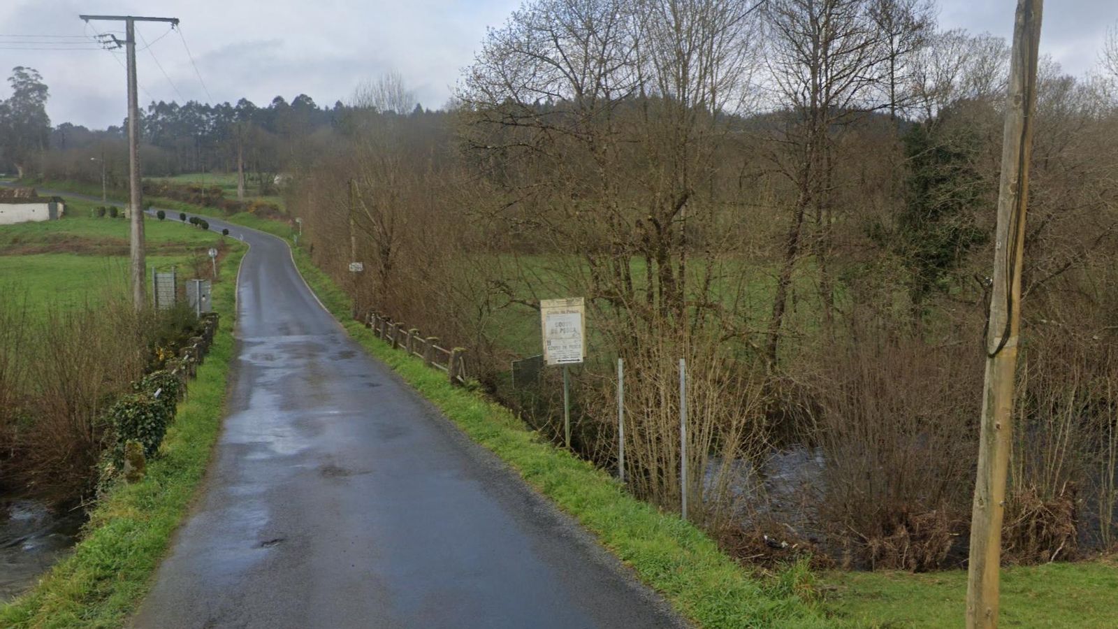 Por este puente pasamos el río Furelos.