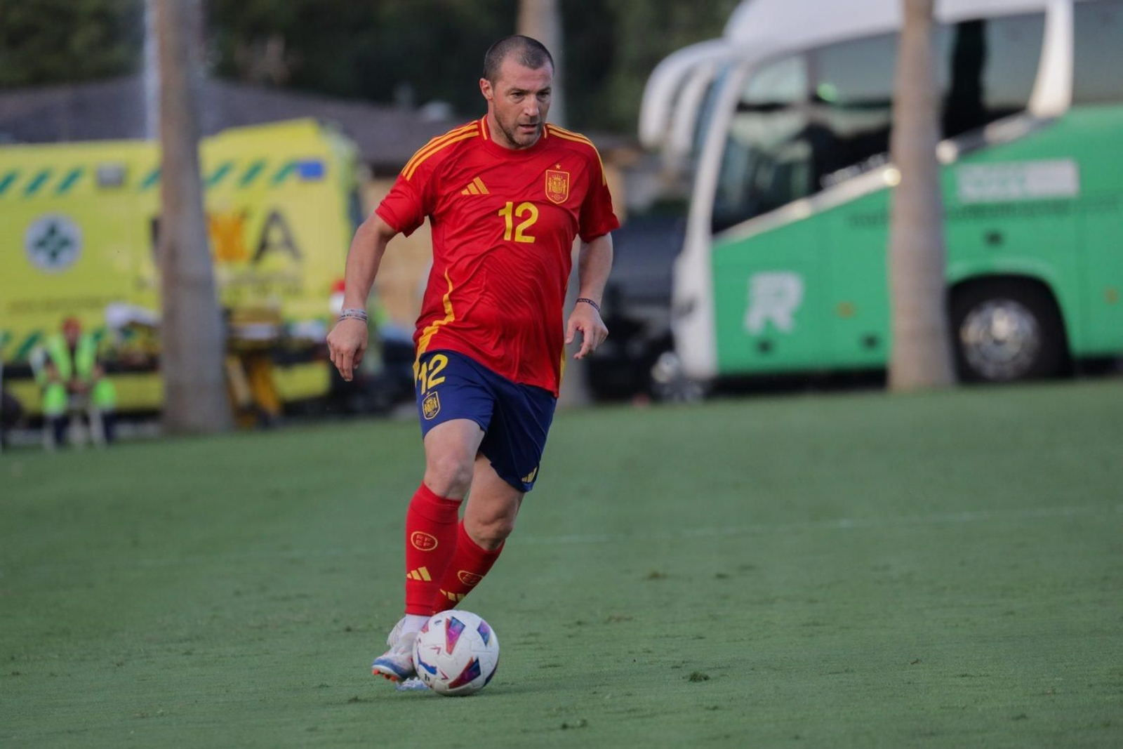 Leyendas e históricos en Marbella por una buena causa: Xavi, Marchena, Tamudo, Salva...