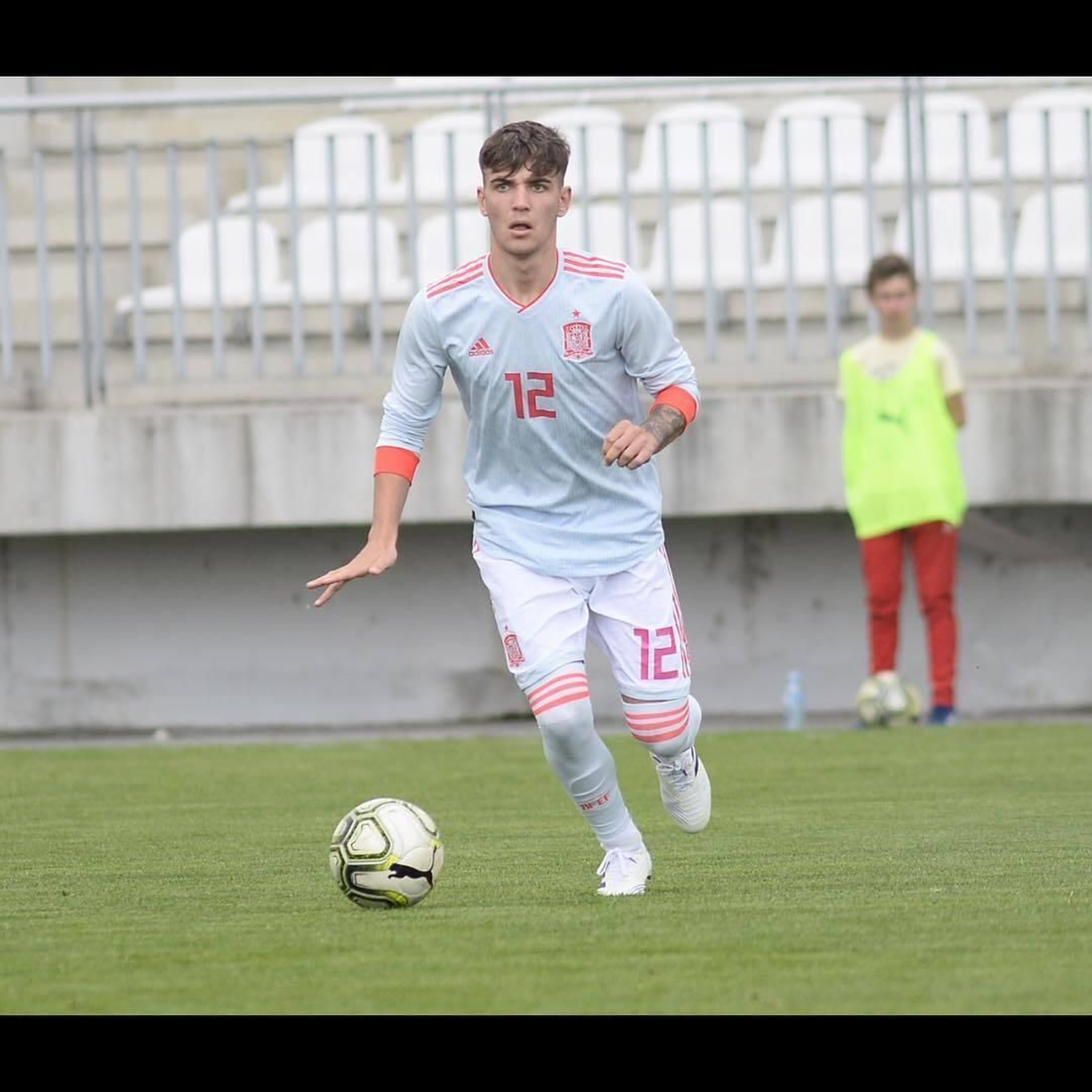 El nuevo jugador azulino fue internacional sub-16 con España. El nuevo jugador azulino fue internacional sub-16 con España.