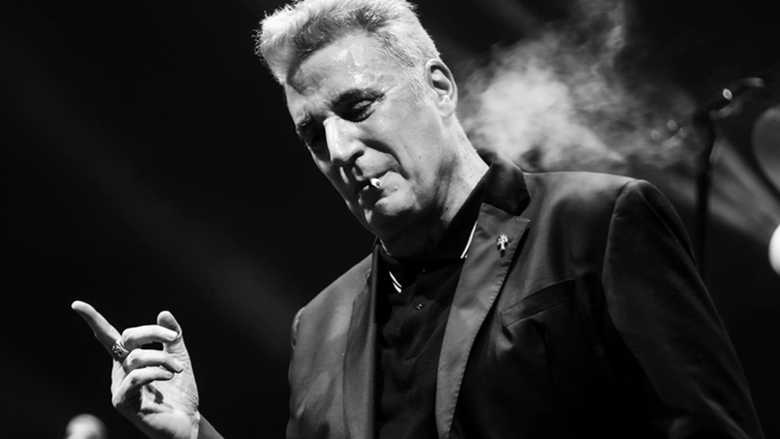 Loquillo celebra 47 años de carrera con su nueva gira ‘Corazones legendarios: grandes clásicos en vivo'.