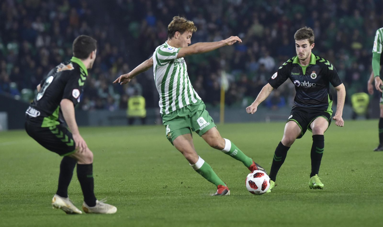 Canales dispara ante su ex equipo ante la oposición de Quique Rivero y Rulo.