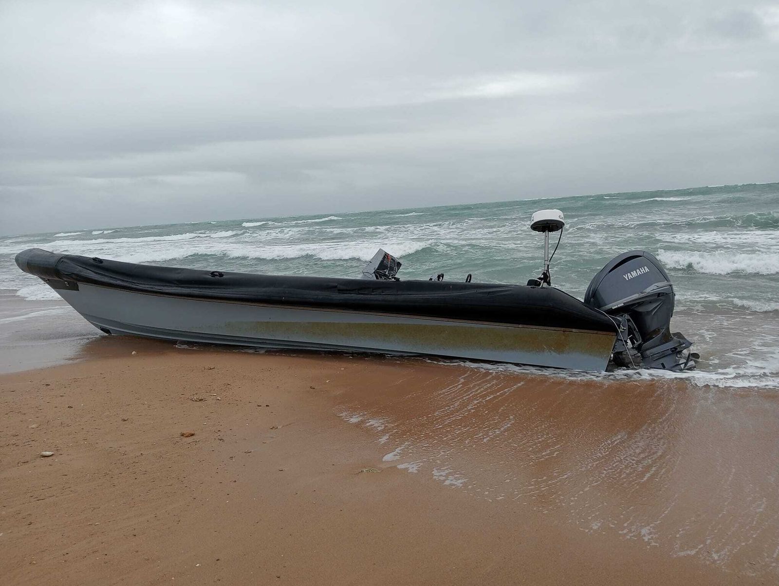 La embarcación apareció en Lavaculos.