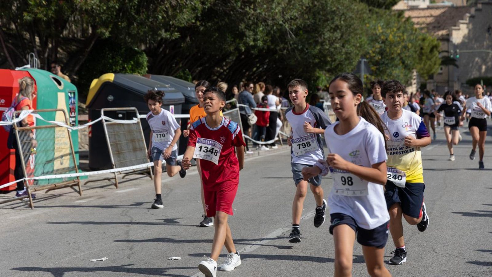 La carrera escolar de “La Gloria” que aúna inclusión y solidaridad, en imágenes
