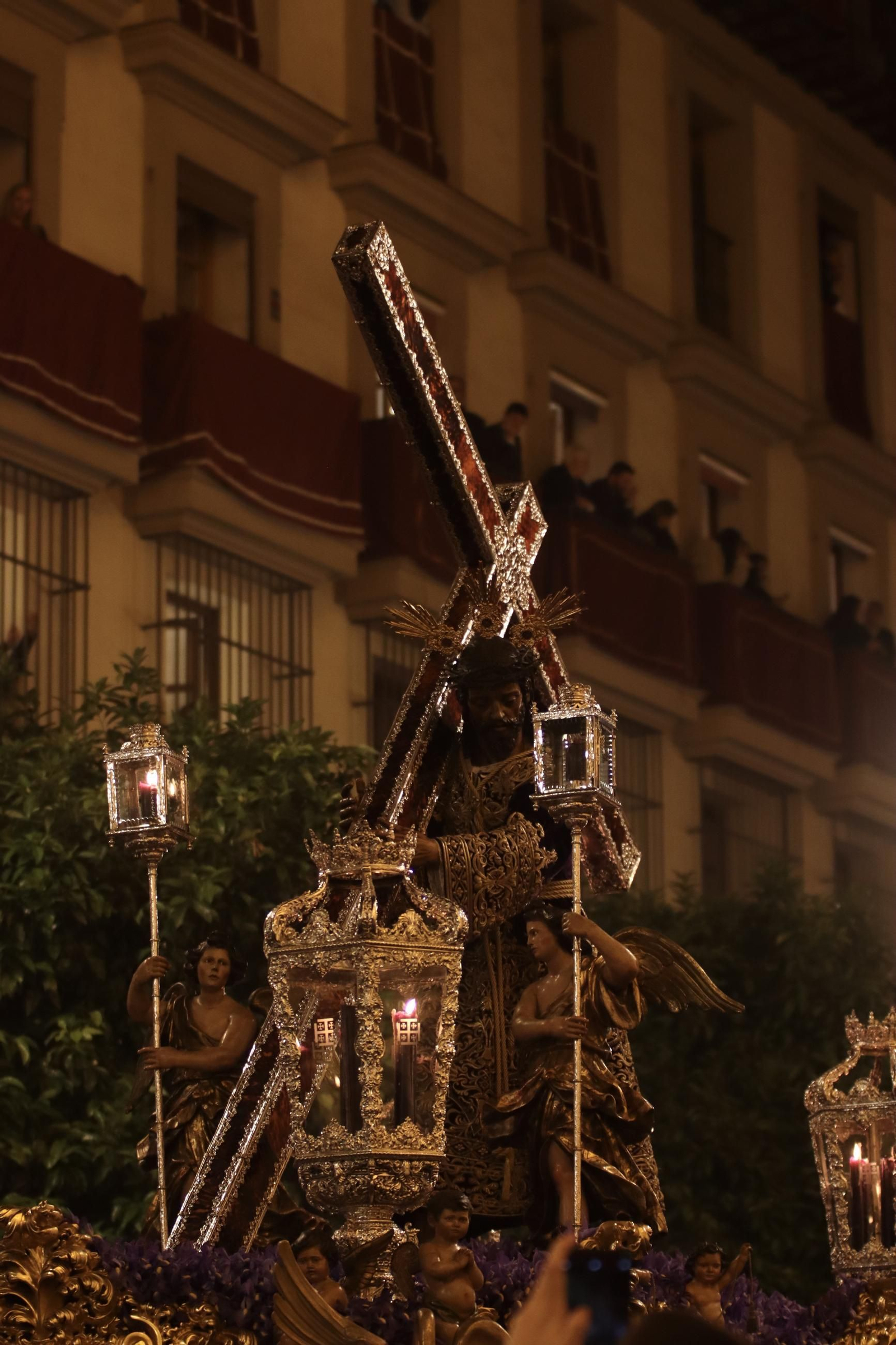 La Madrugá por la Carrera Oficial en la Semana Santa de Sevilla 2025