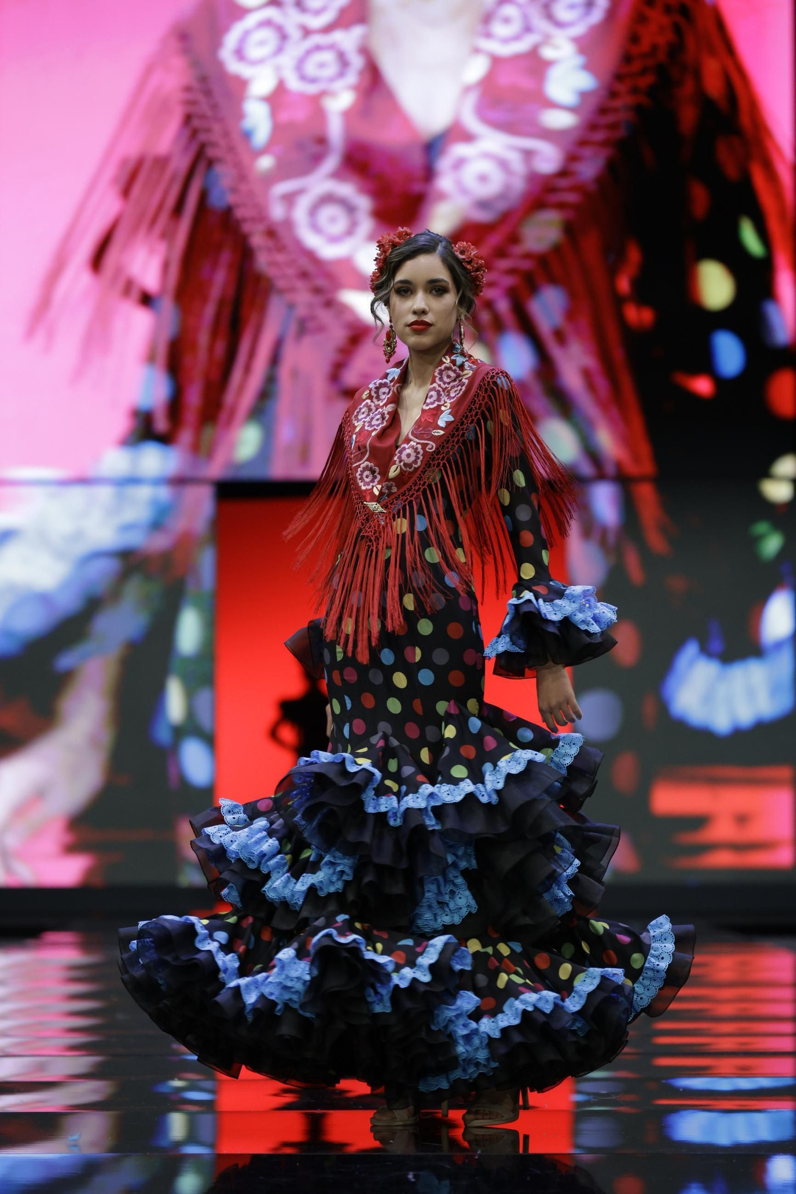 Desfile de Hermanas Serrano en SIMOF 2025, todas las fotos