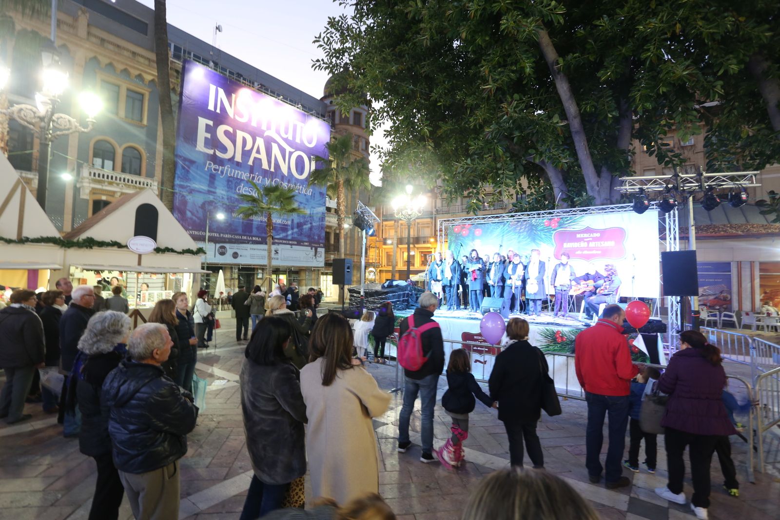 Imágenes del Coro Lazareto en la Plaza de las Monjas