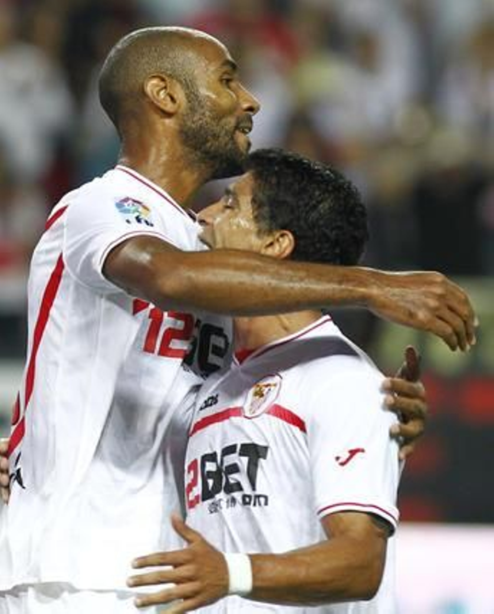 El Sevilla vence 4-3 al Athletic de Bilbao en el Sánchez Pizjuán con dos goles de Luis Fabiano y dos de Kanoute de penalti. / Antonio Pizarro