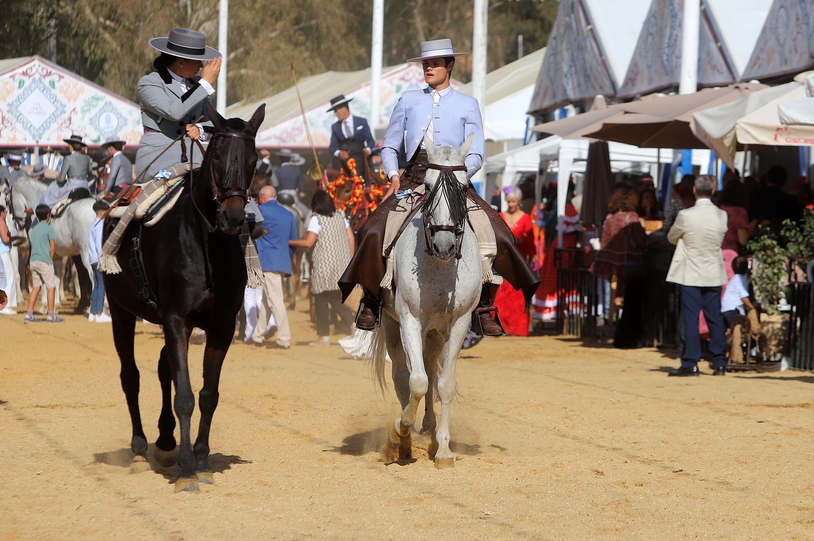 Feria del Caballo 2023: Imágenes del ambiente en la tarde del sábado