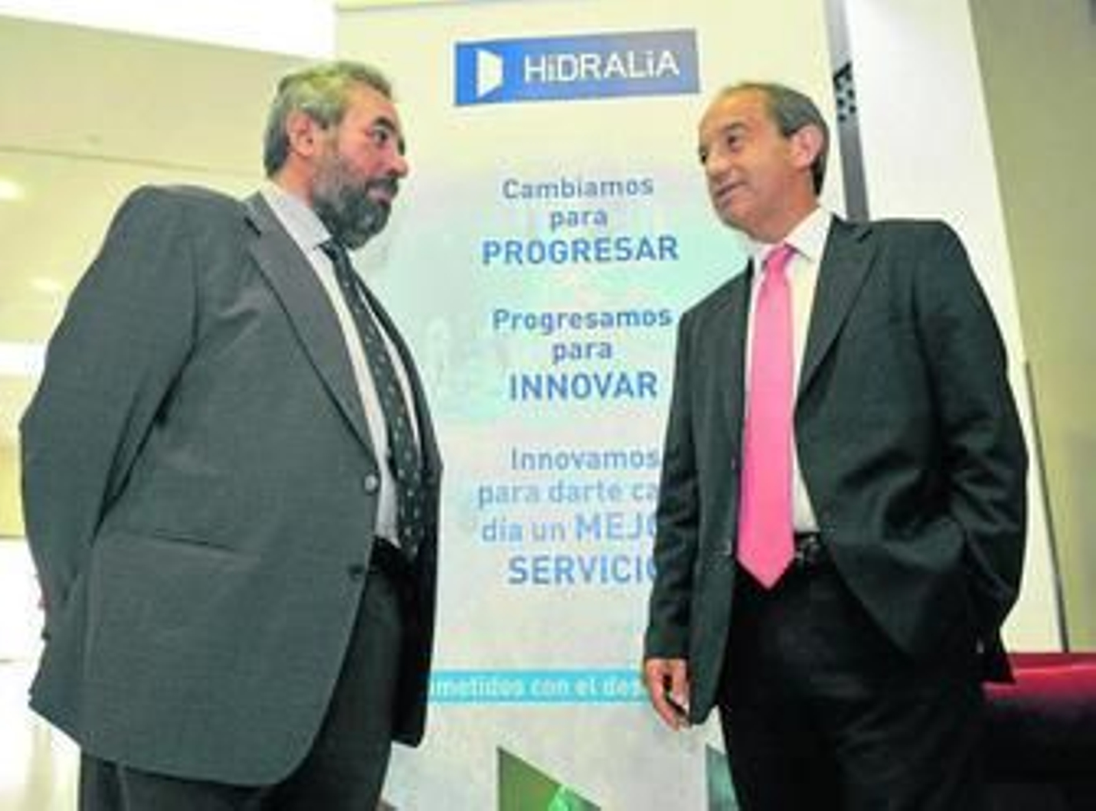 Fernando Rincón, director de Clientes de Hidralia, junto al director general de la compañía, Javier Segovia.