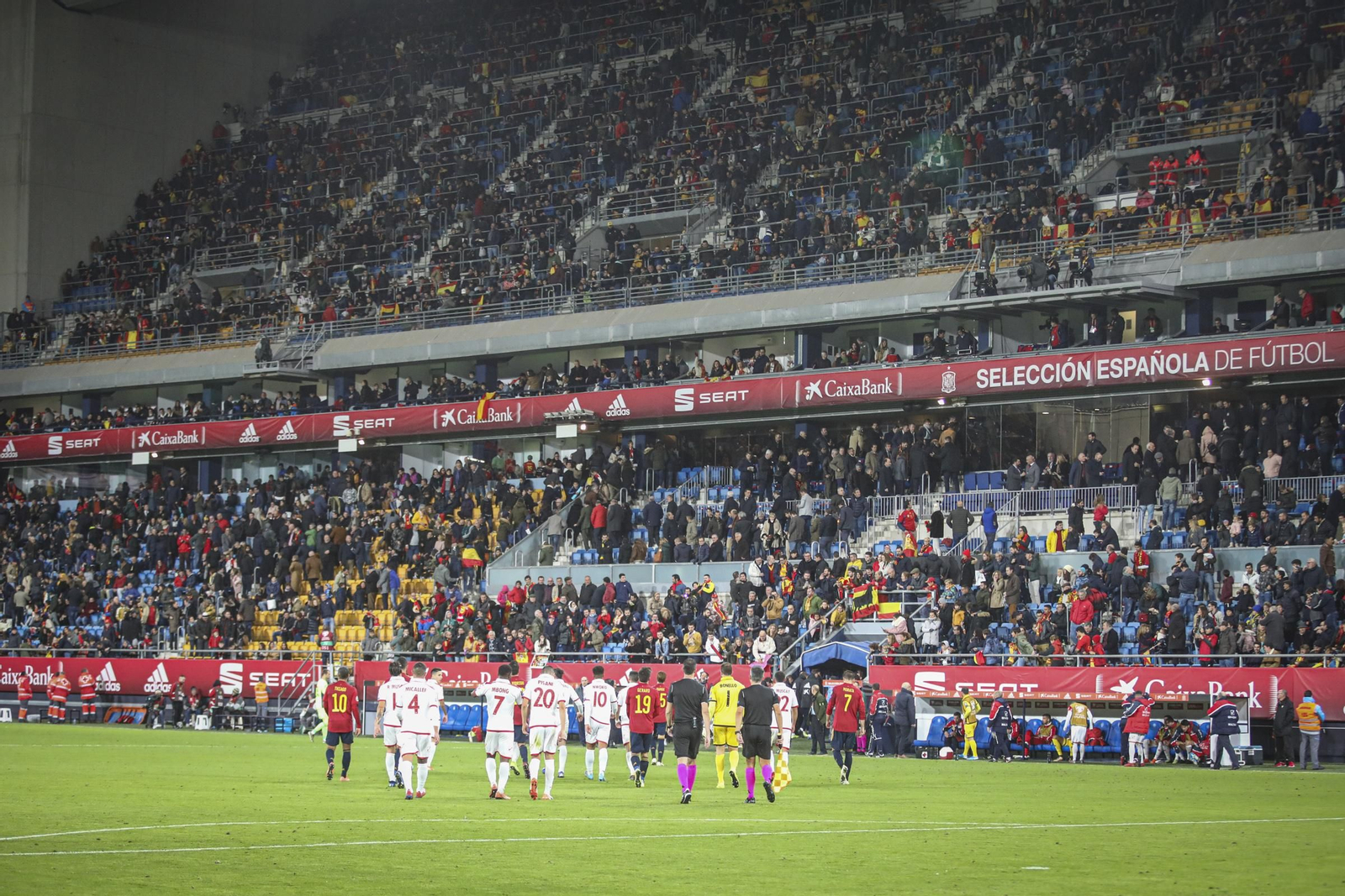 Las imágenes del España-Malta en Cádiz