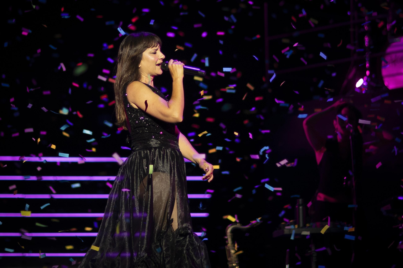 Todas las imágenes del concierto de Amaral en la Plaza de Toros